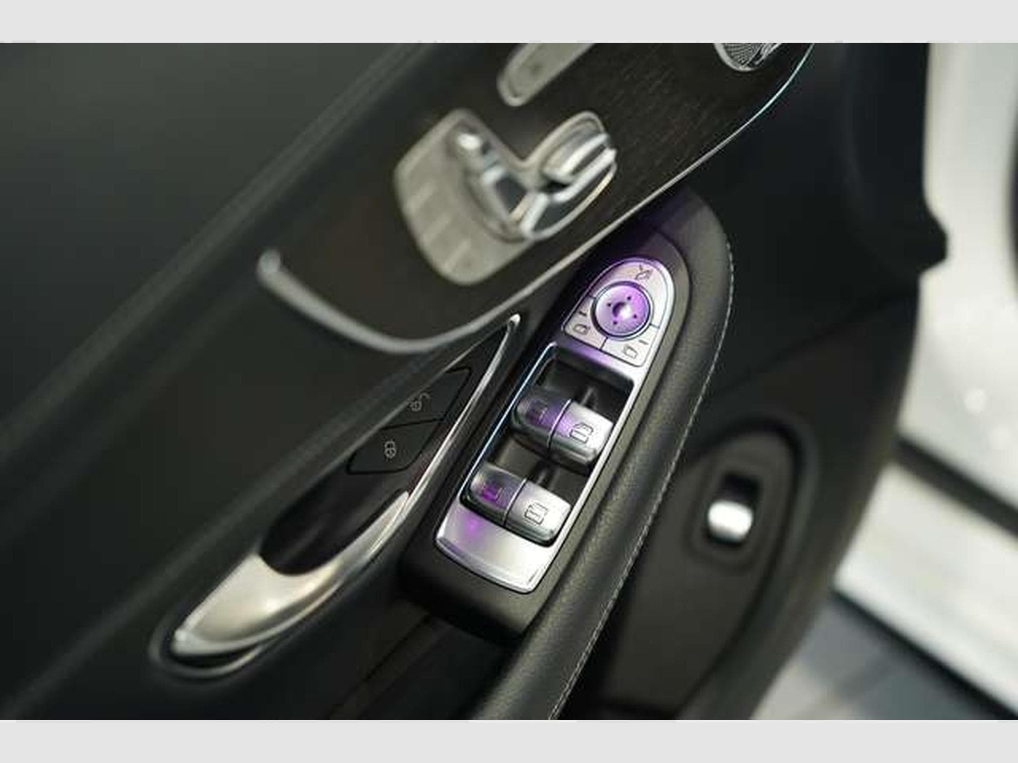 Mercedes C 43 AMG Cabrio 4M *19 *Night *HUD *Digital (2019) - Photo 27