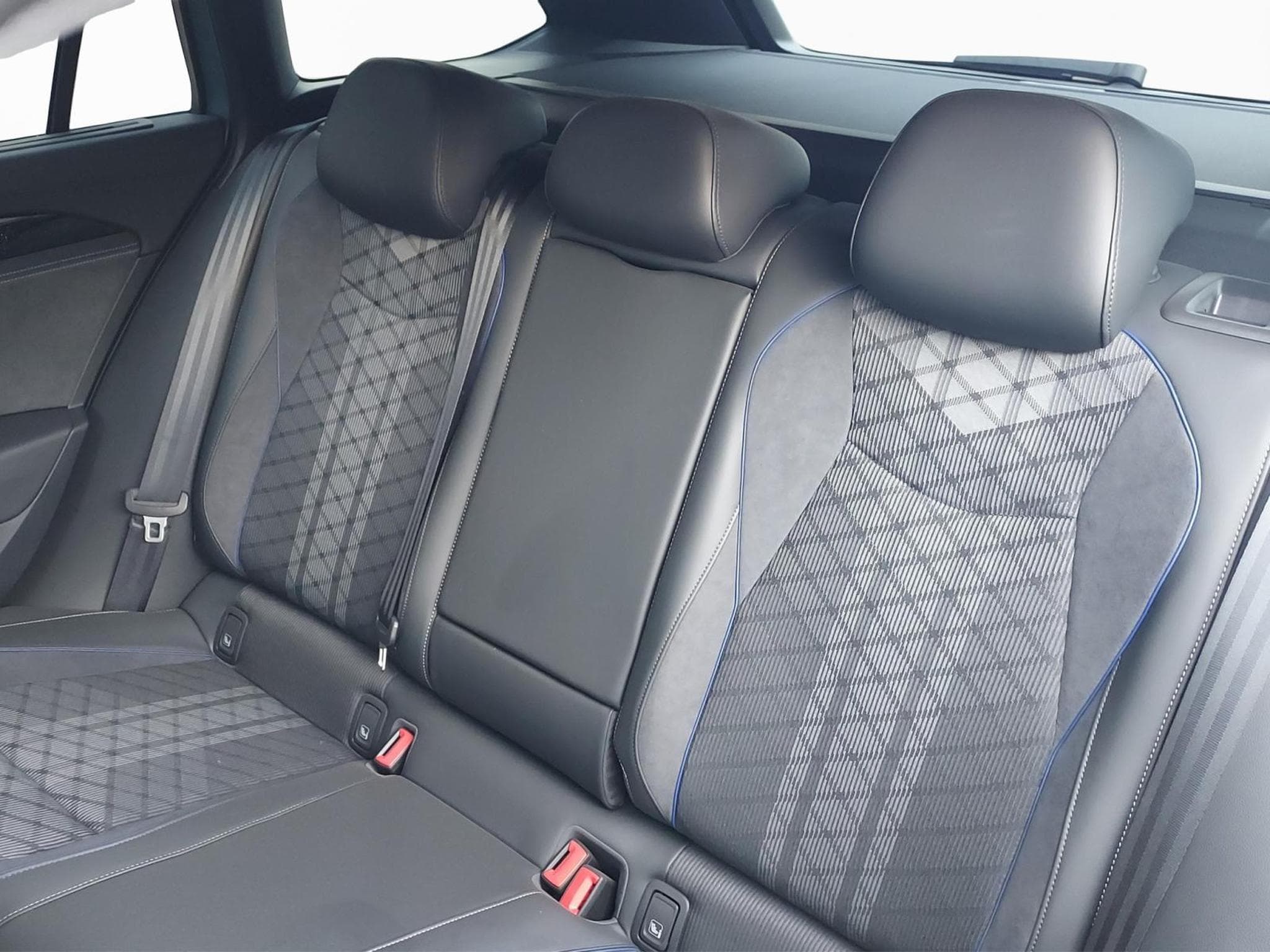 VW Passat R-Line (2026) - Photo 10