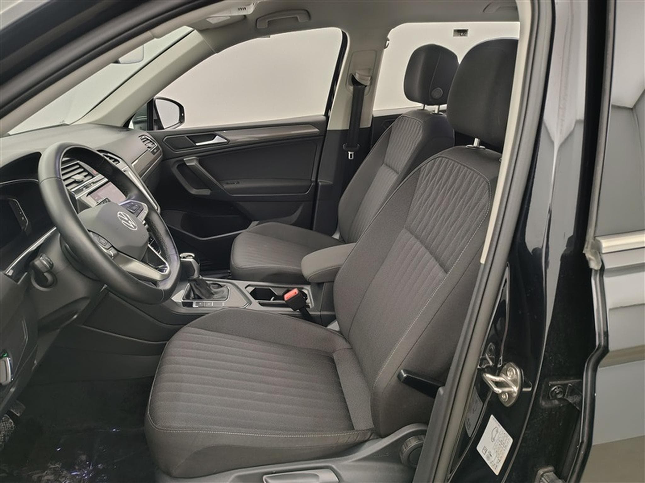 VW Tiguan 1.5 TSI 150Cv DSG Life 7PL / NAVI / FULL LED / ATT-REM (2025) - Foto 7