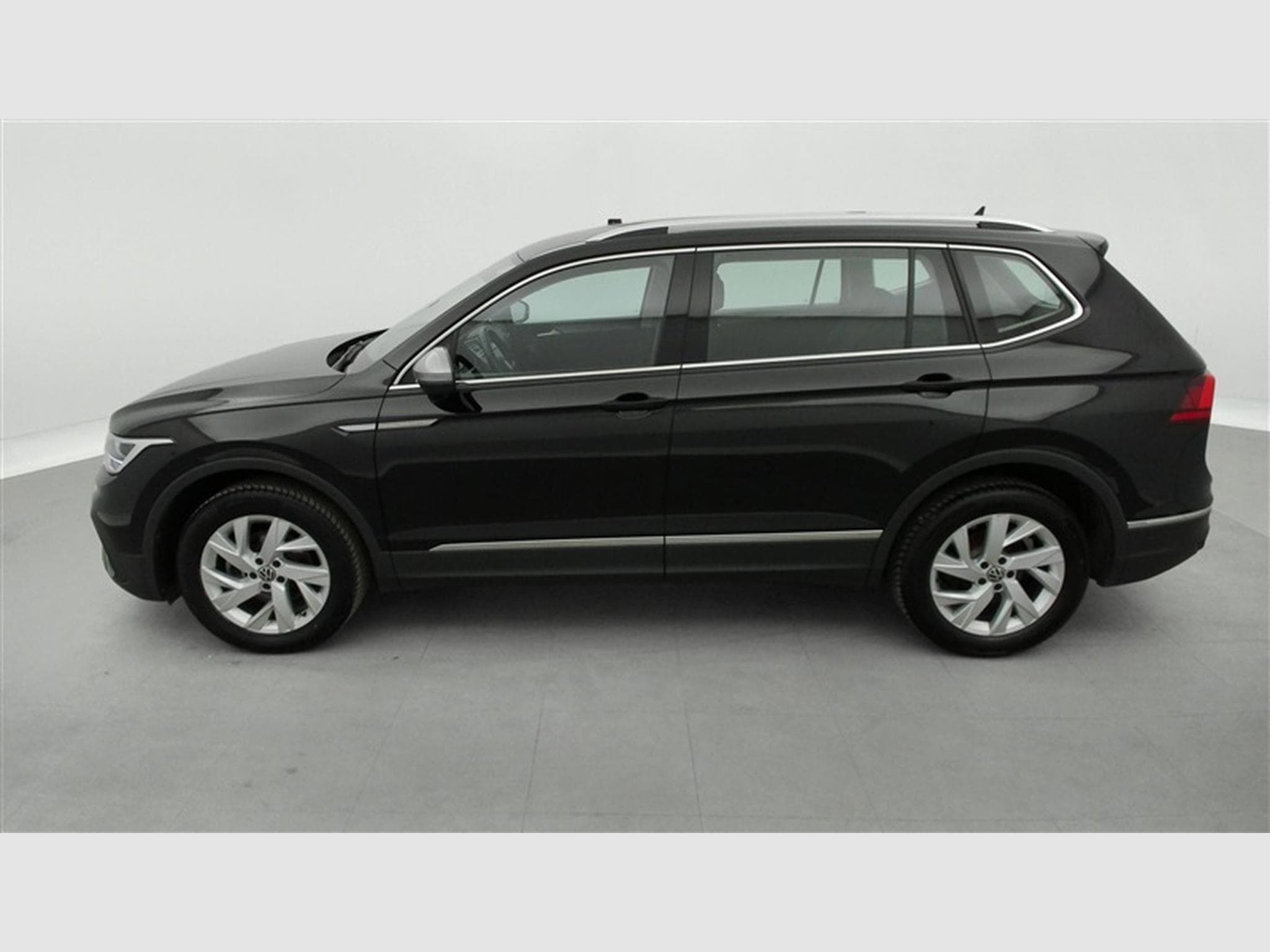 VW Tiguan 1.5 TSI 150Cv DSG Life 7PL / NAVI / FULL LED / ATT-REM (2025) - Foto 3