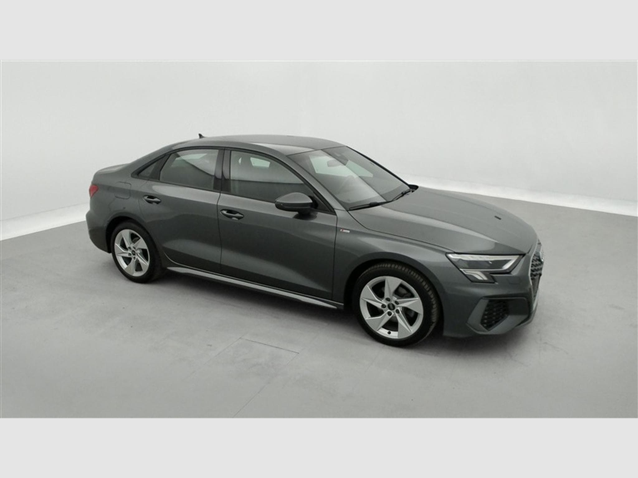 Audi A3 30 TFSI S-Line S tronic Cuir / Navi / Led / PDC av+ar (2024) - Photo 23
