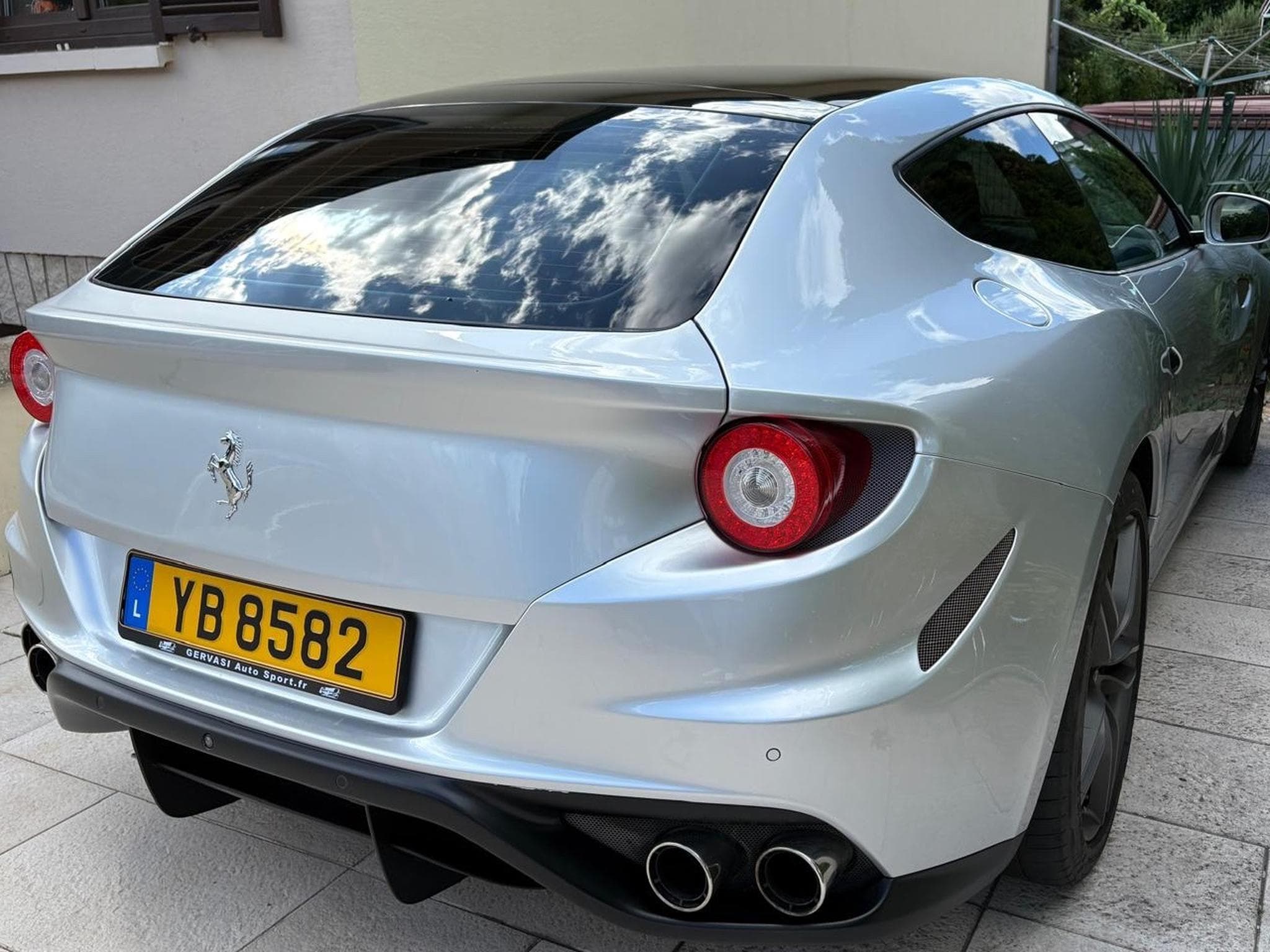 Ferrari FF V12 6.3 - 660 ch (2015) - Photo 2