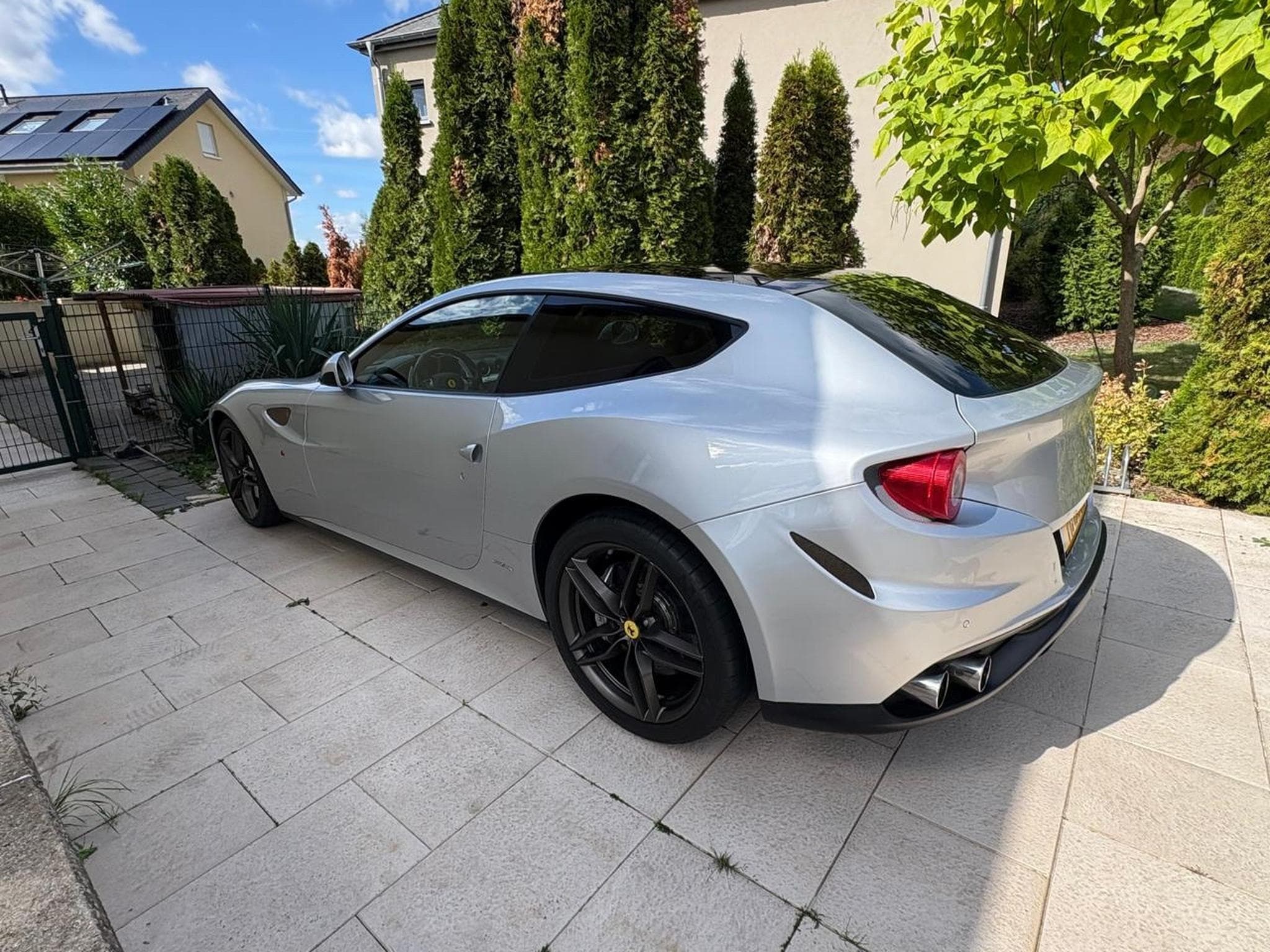 Ferrari FF V12 6.3 - 660 ch (2015) - Photo 3