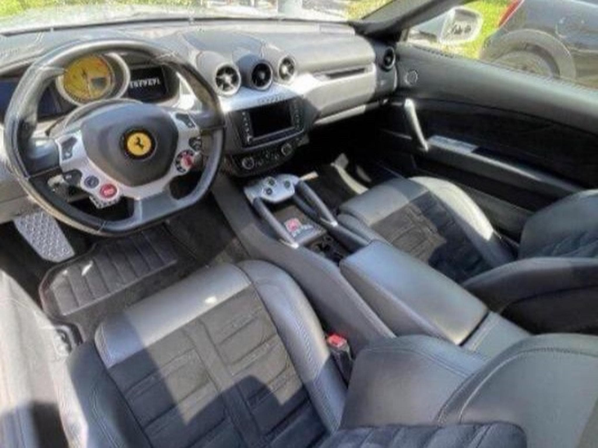 Ferrari FF V12 6.3 - 660 ch (2015) - Photo 6