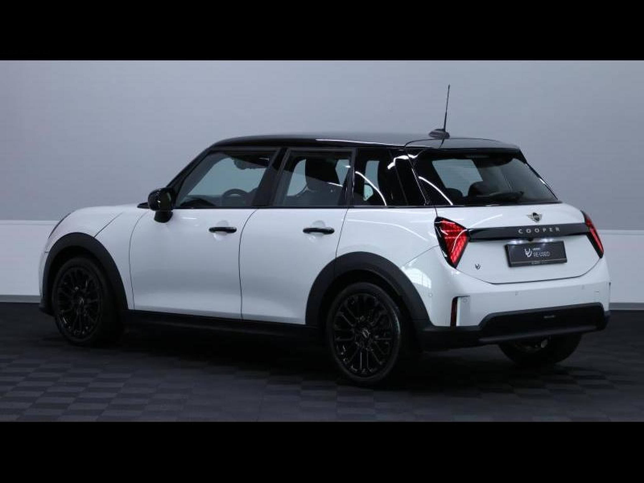 MINI Cooper 1.5 156ch Steptronic (2024) - Foto 7