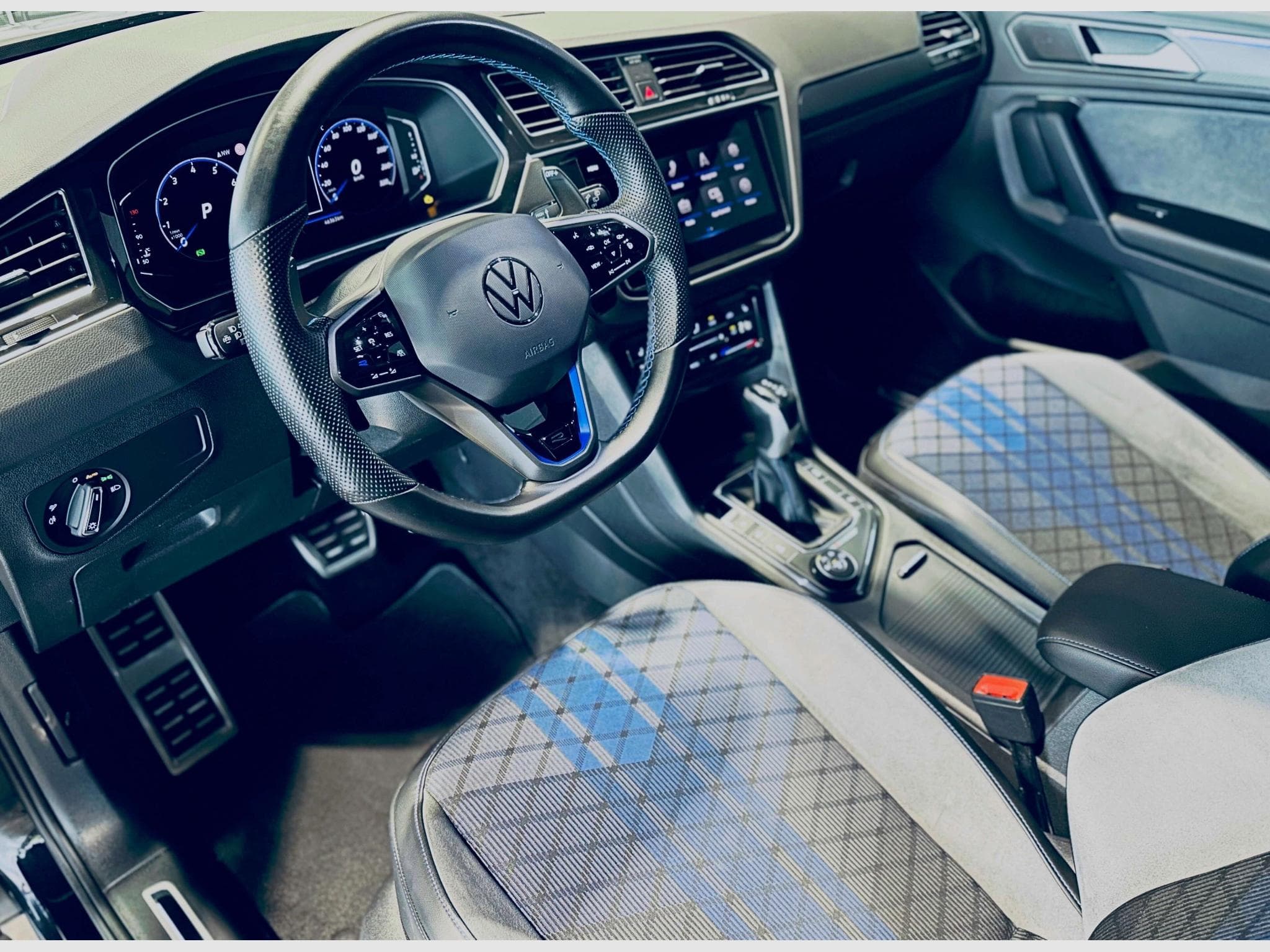 VW Tiguan TIGUAN R 4MOTION TSI DSG (2022) - Photo 8
