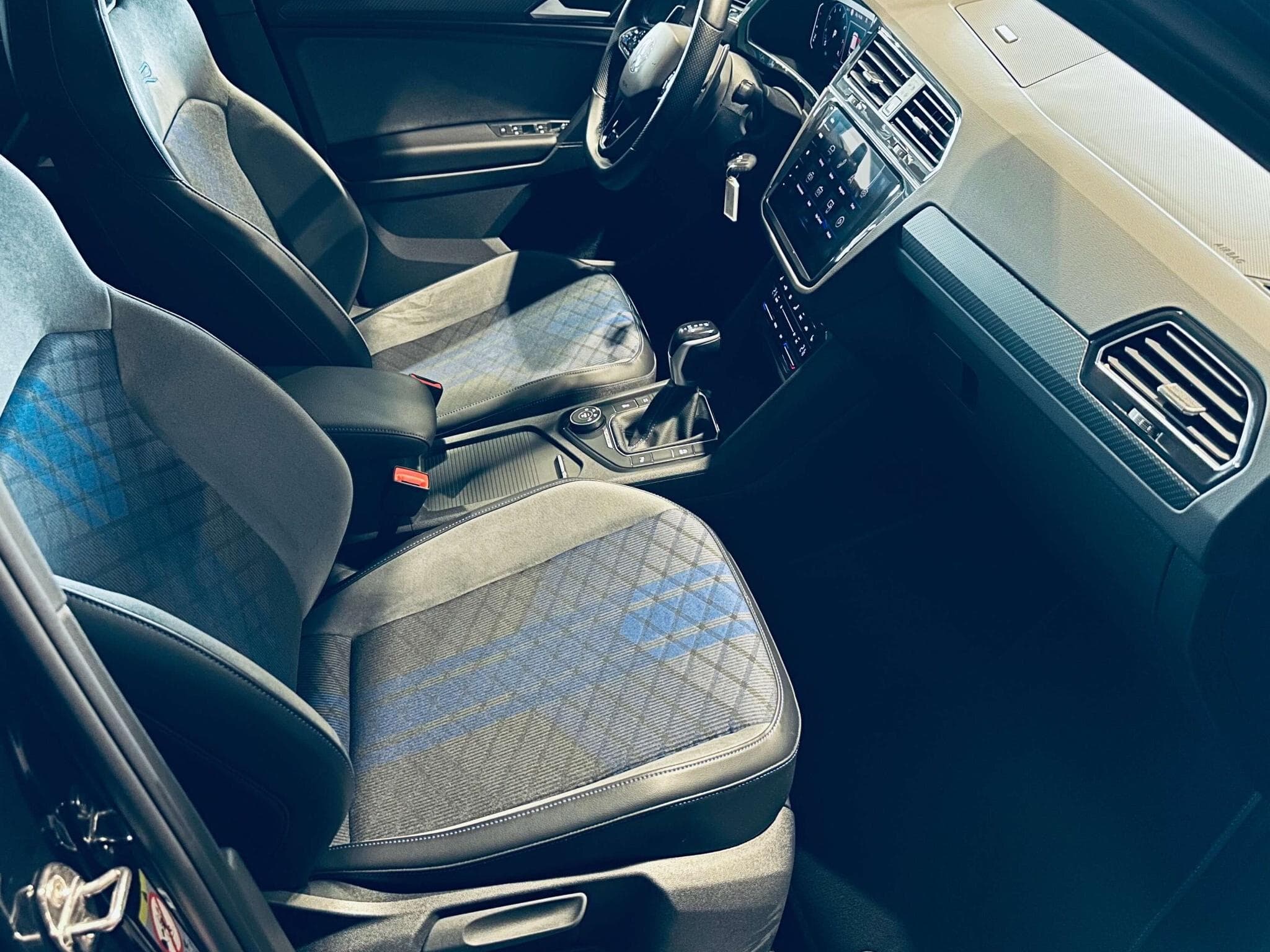 VW Tiguan TIGUAN R 4MOTION TSI DSG (2022) - Photo 11