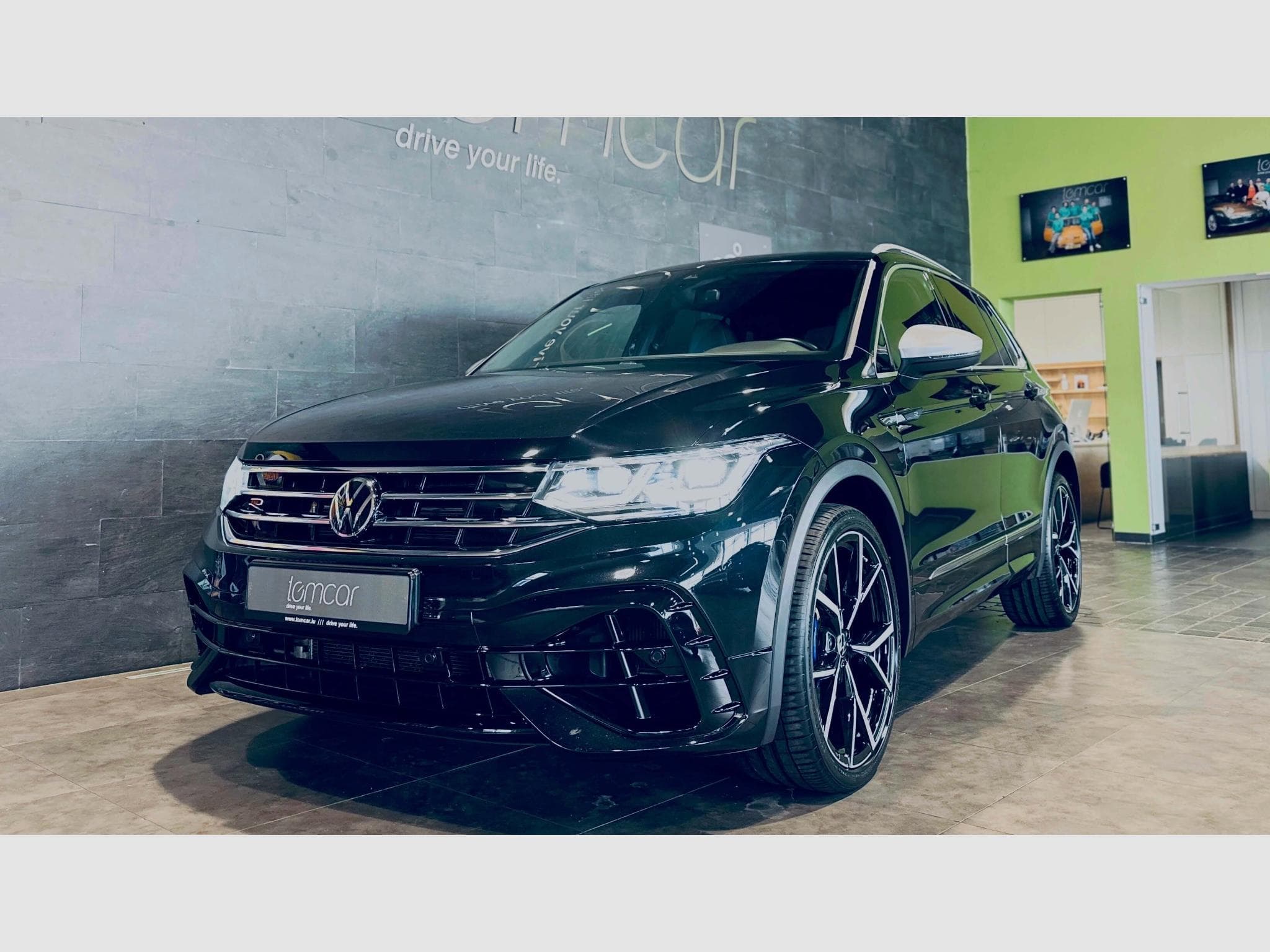 VW Tiguan TIGUAN R 4MOTION TSI DSG (2022) - Photo 2