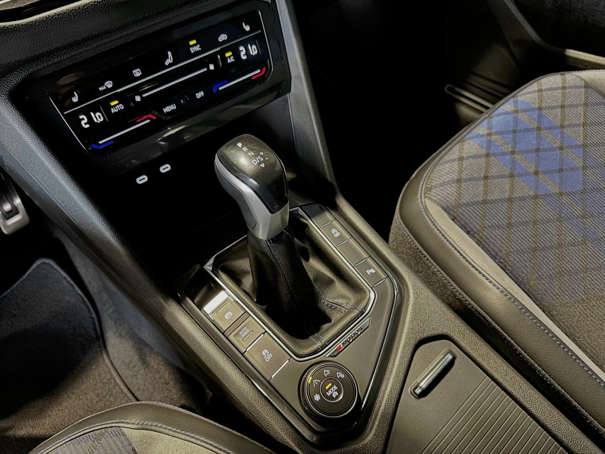VW Tiguan TIGUAN R 4MOTION TSI DSG (2022) - Photo 9