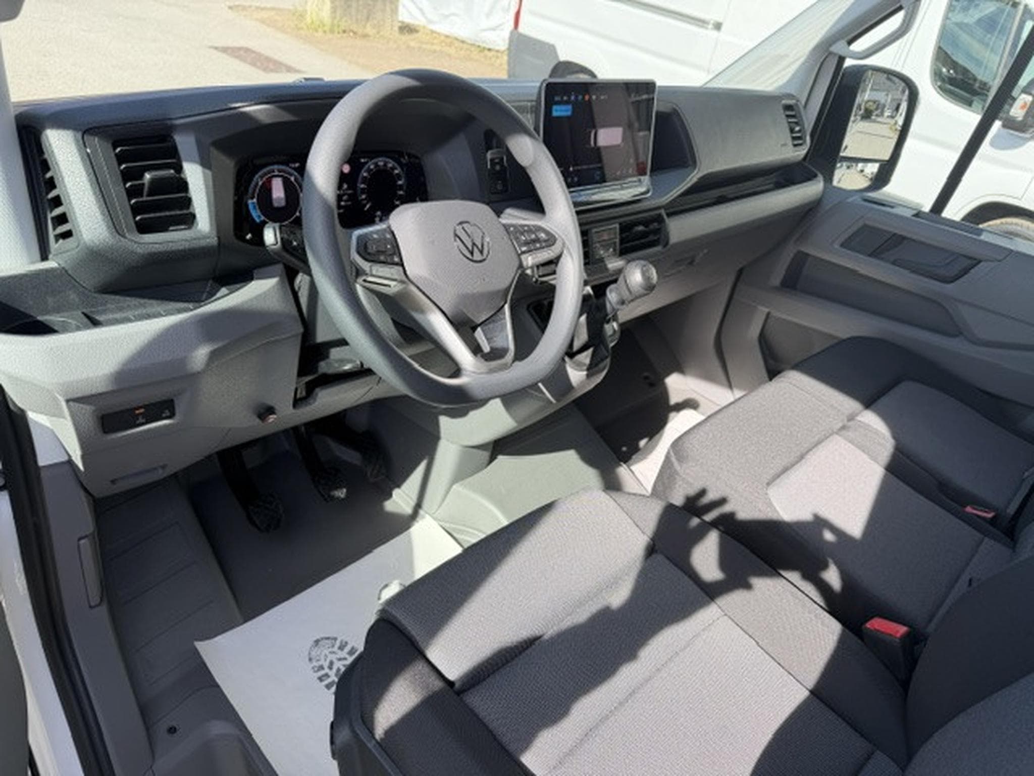 VW Crafter 2.0 TDi Fourgon Mixto 7places (2025) - Photo 4