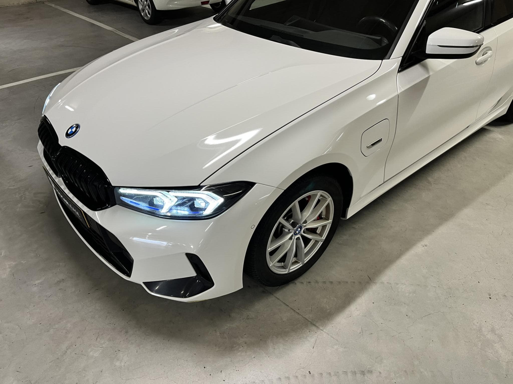 BMW 330 330e TOURING/ PACK M/ CARBON (2023) - Photo 5