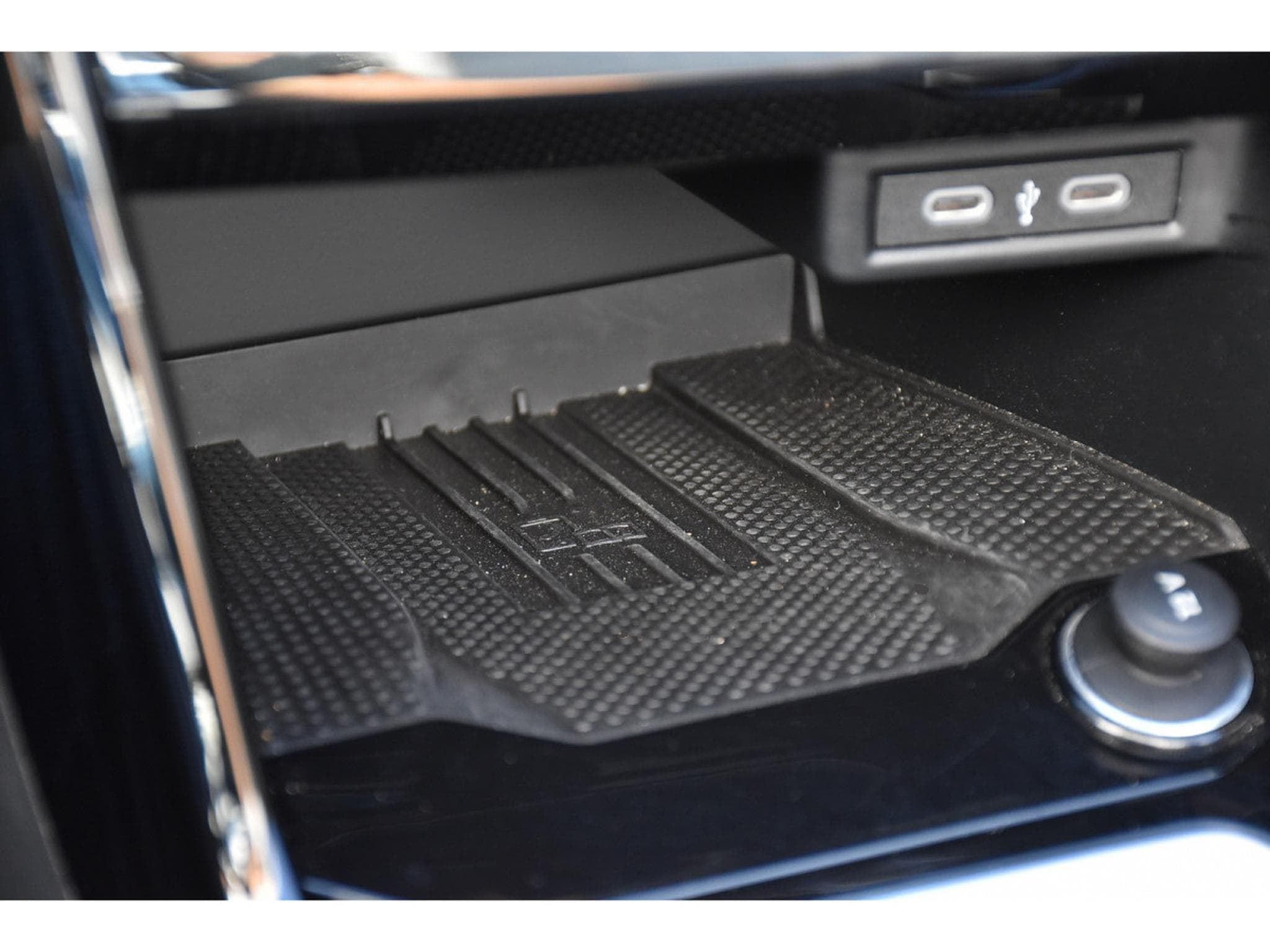 VW T-Roc Cabrio 1.5 TSI R-Line DSG ACC LANE PARK CAM 1° MAIN (2026) - Photo 20