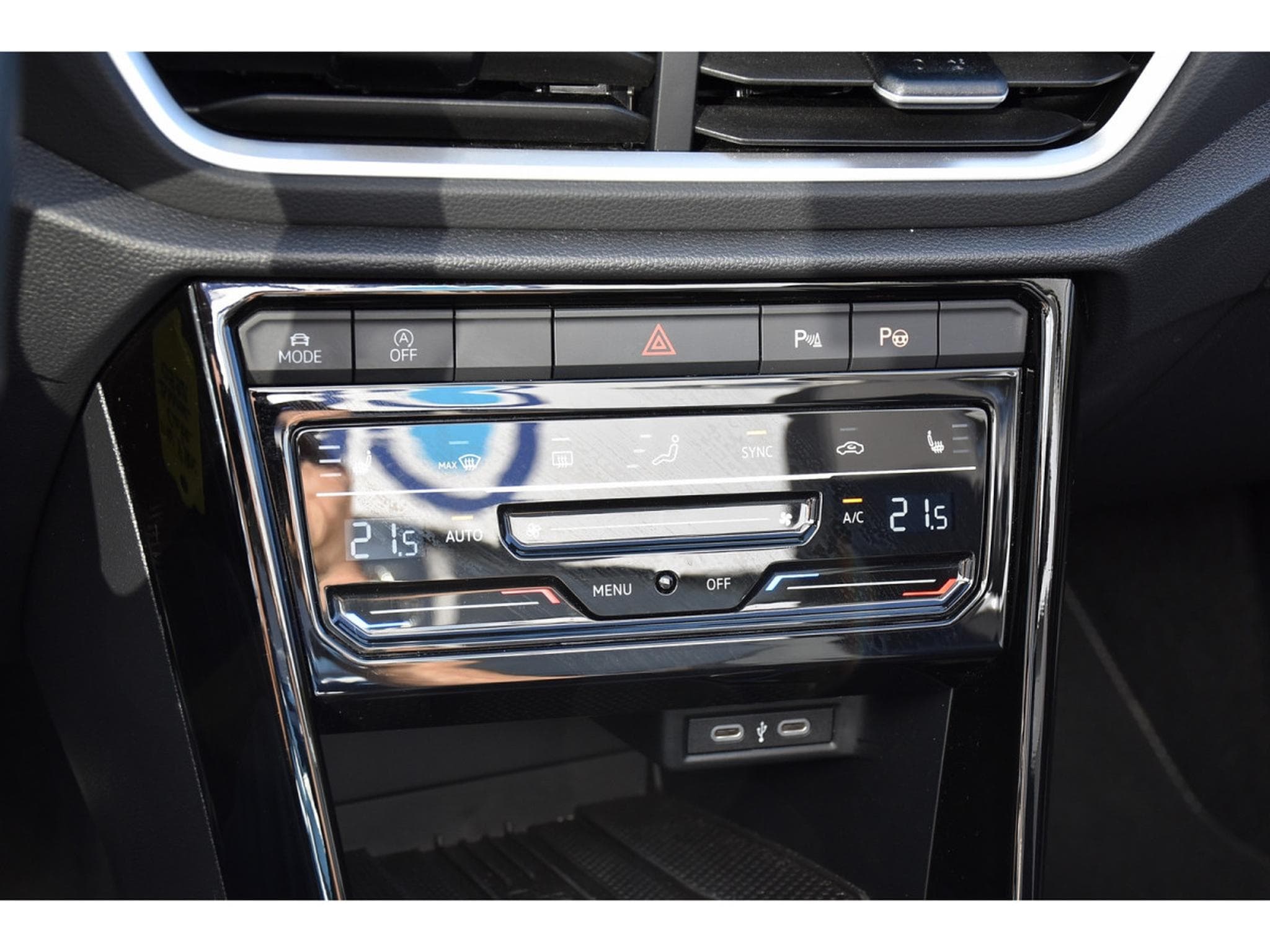 VW T-Roc Cabrio 1.5 TSI R-Line DSG ACC LANE PARK CAM 1° MAIN (2026) - Photo 18