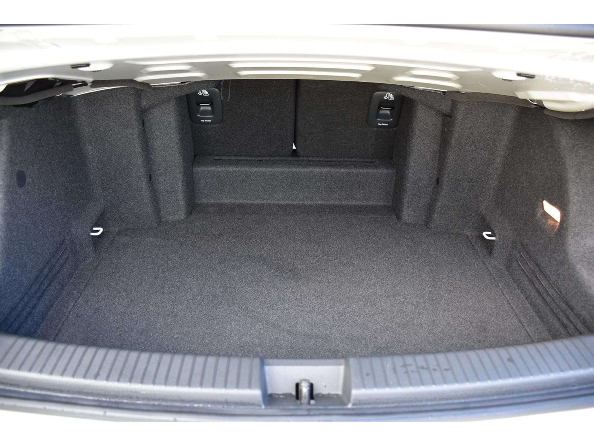 VW T-Roc Cabrio 1.5 TSI R-Line DSG ACC LANE PARK CAM 1° MAIN (2026) - Photo 24