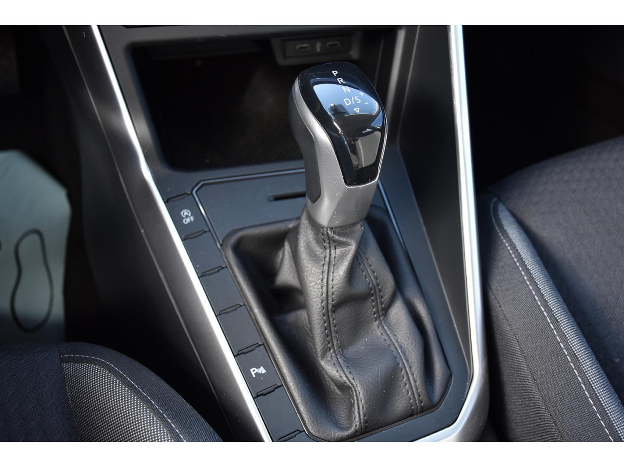 VW Taigo 1.0 TSI Life DSG GPS CLIMA PDC 1° MAIN (2023) - Photo 17