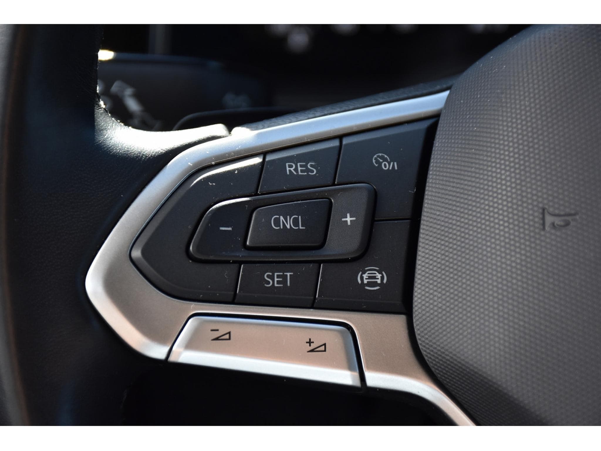 VW Taigo 1.0 TSI Life DSG GPS CLIMA PDC 1° MAIN (2023) - Photo 18