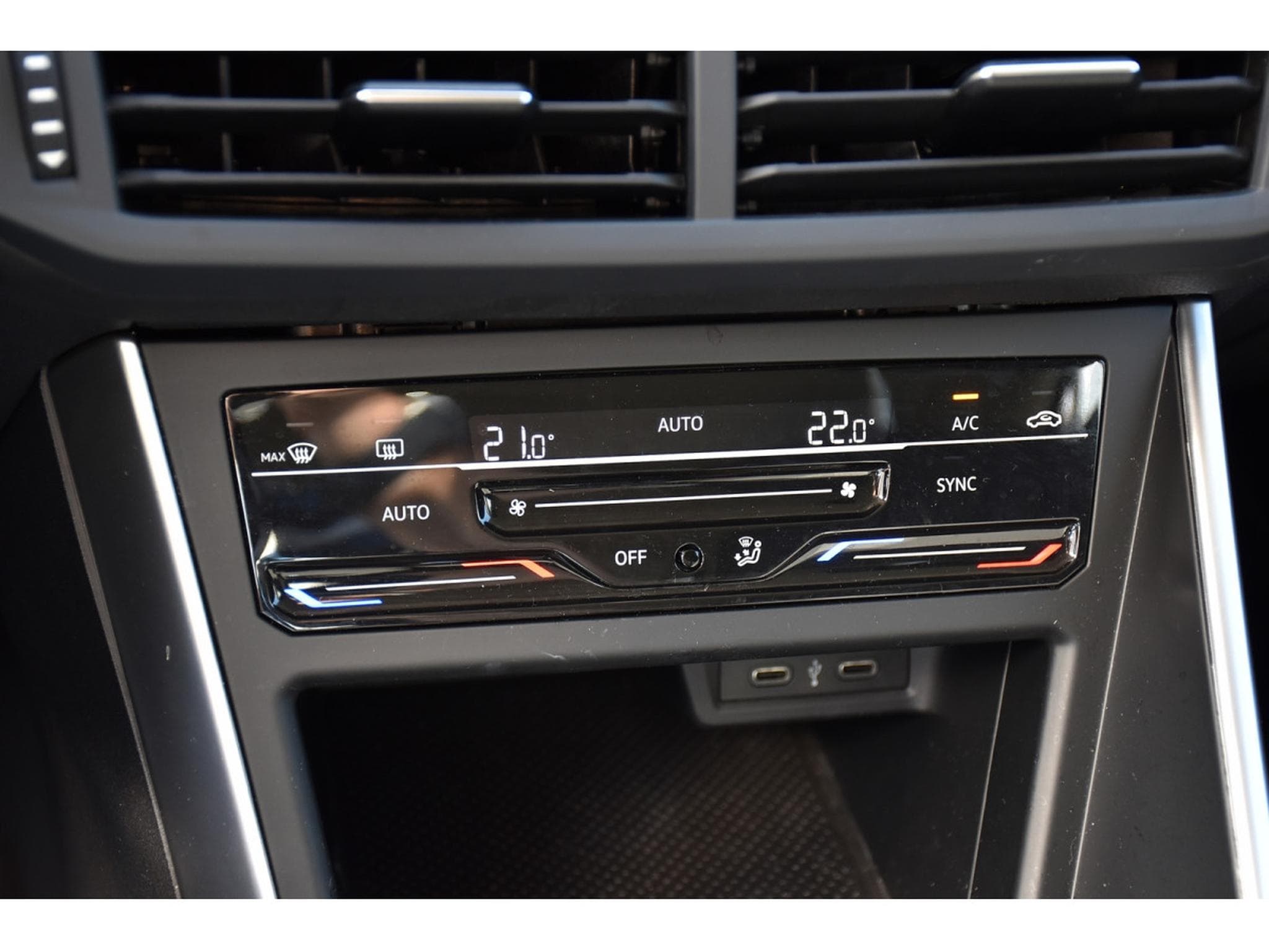 VW Taigo 1.0 TSI Life DSG GPS CLIMA PDC 1° MAIN (2023) - Photo 16