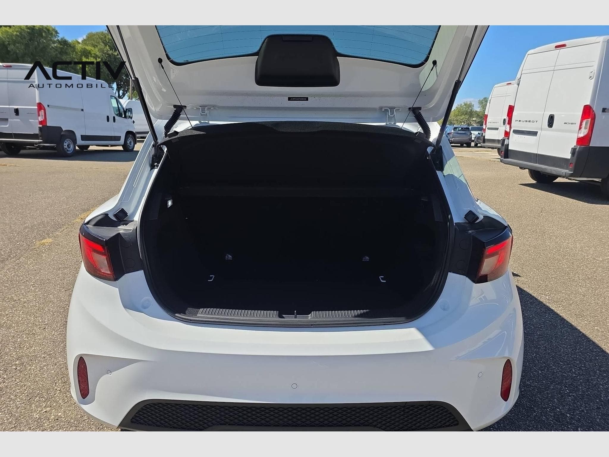 Mg MG3 1.5 L Hybrid+ 195 ch Luxury (2025) - Photo 11