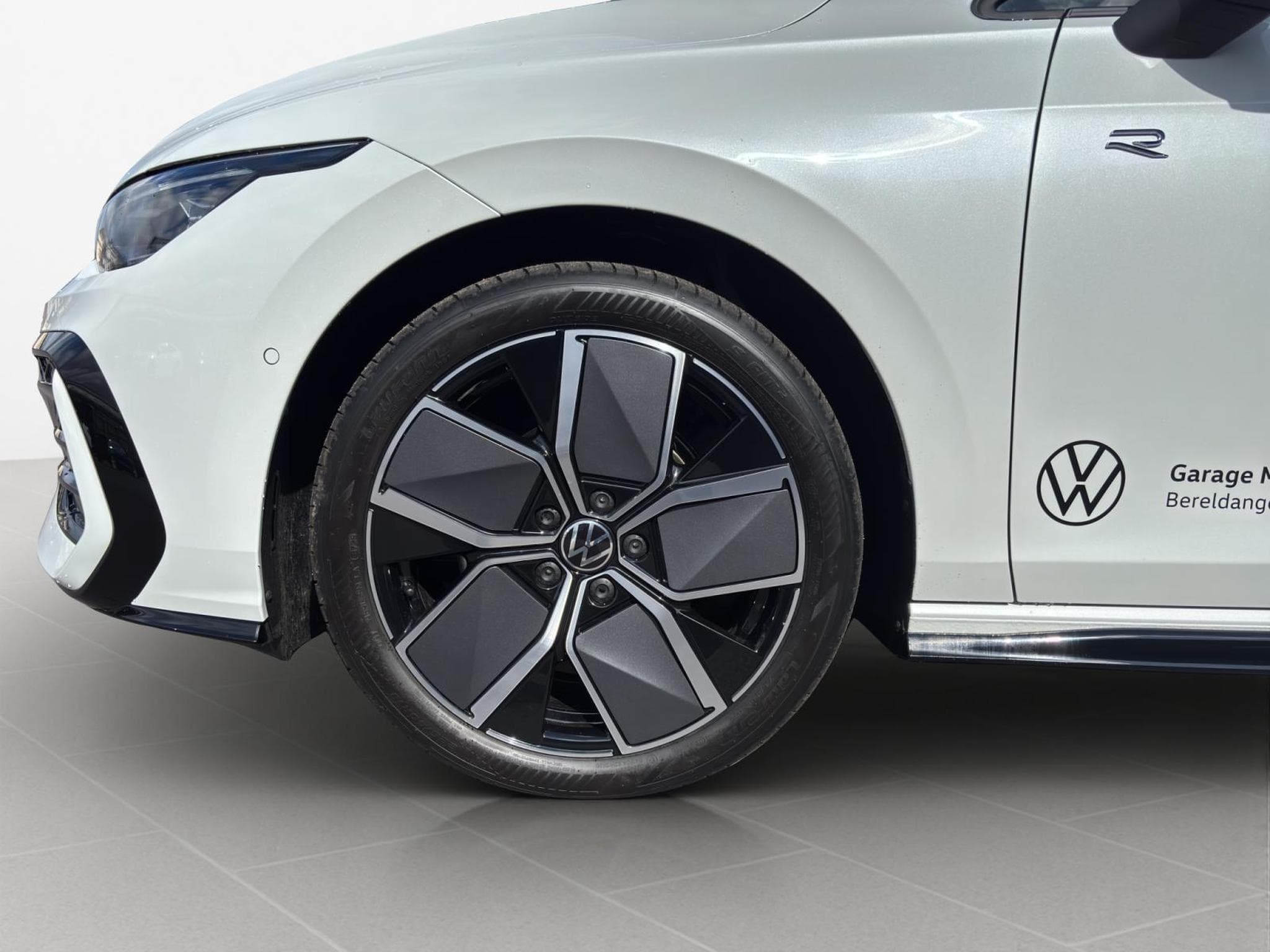 VW Golf R-Line (2026) - Photo 8