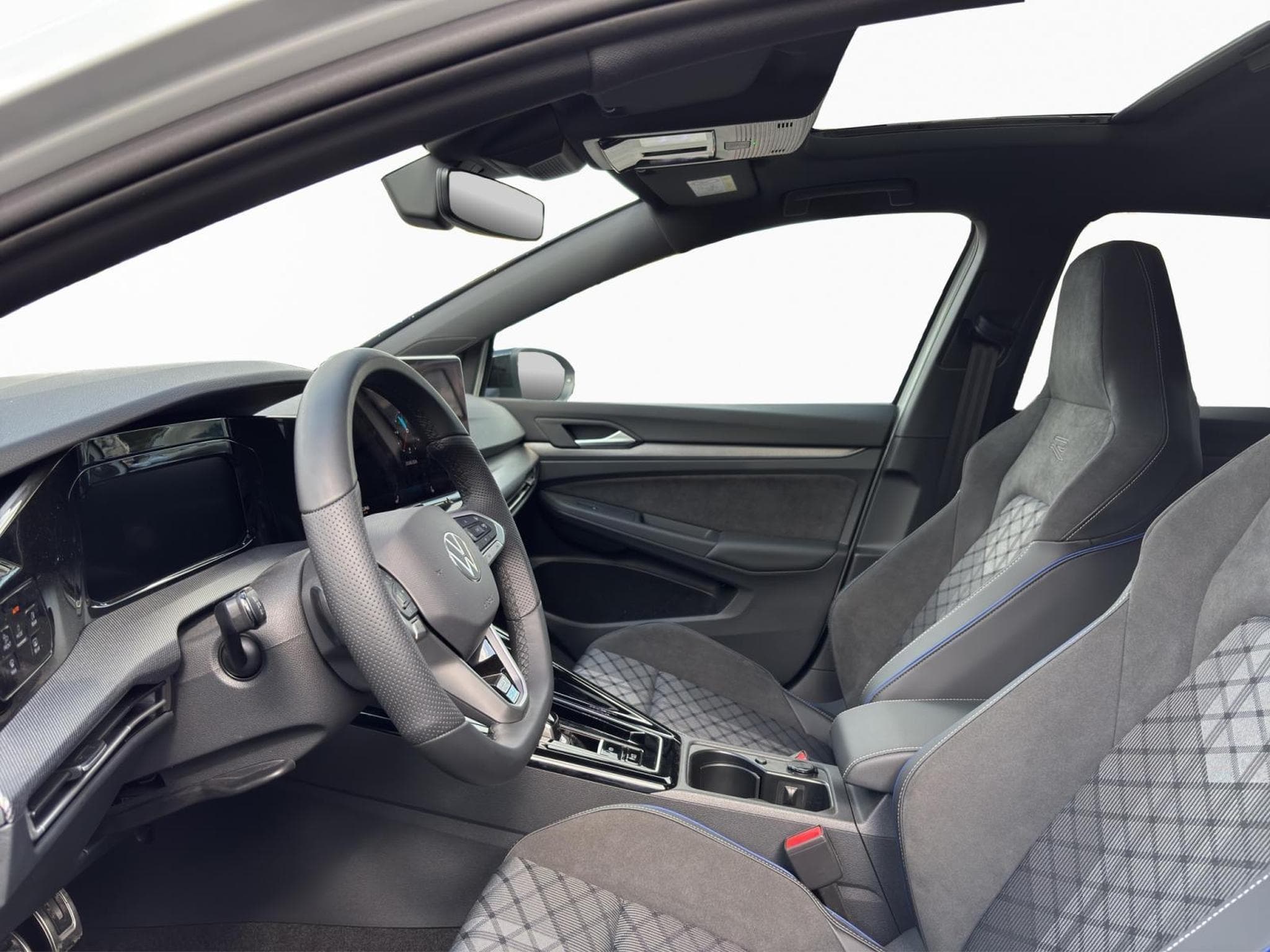 VW Golf R-Line (2026) - Photo 9