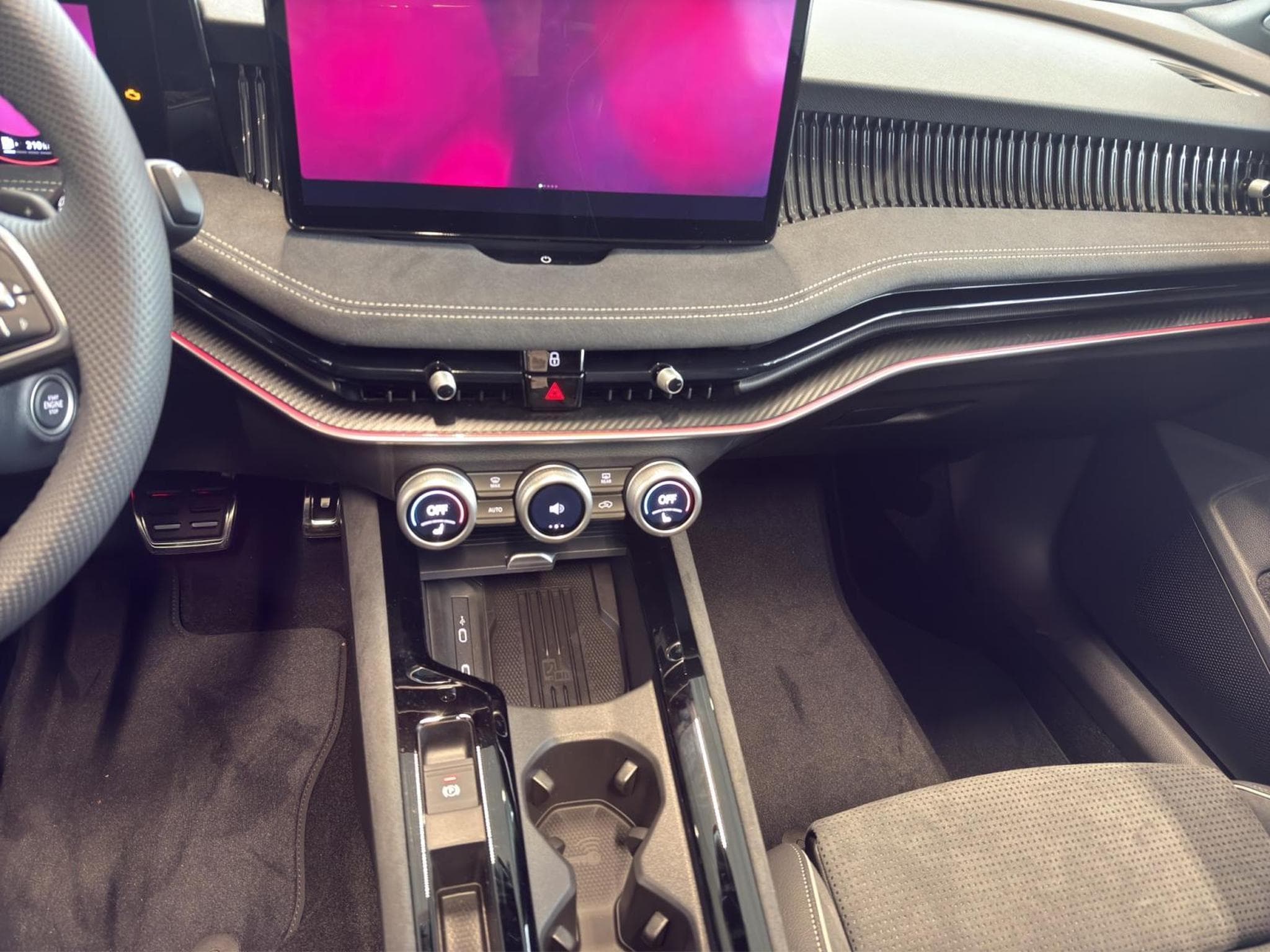 Skoda Superb Sportline (2025) - Foto 12