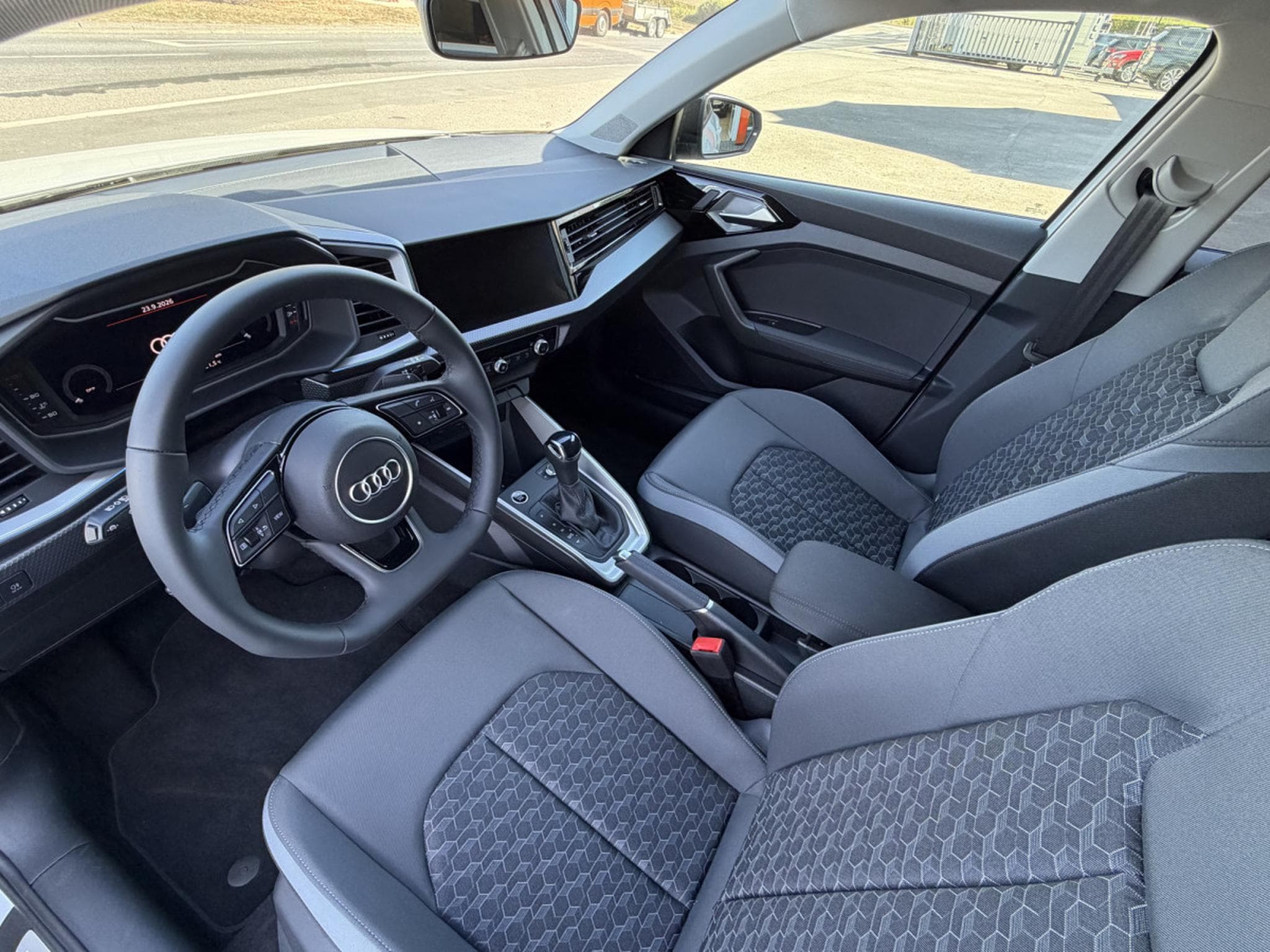 Audi A1 1.5L S line Black Edition (2026) - Photo 9