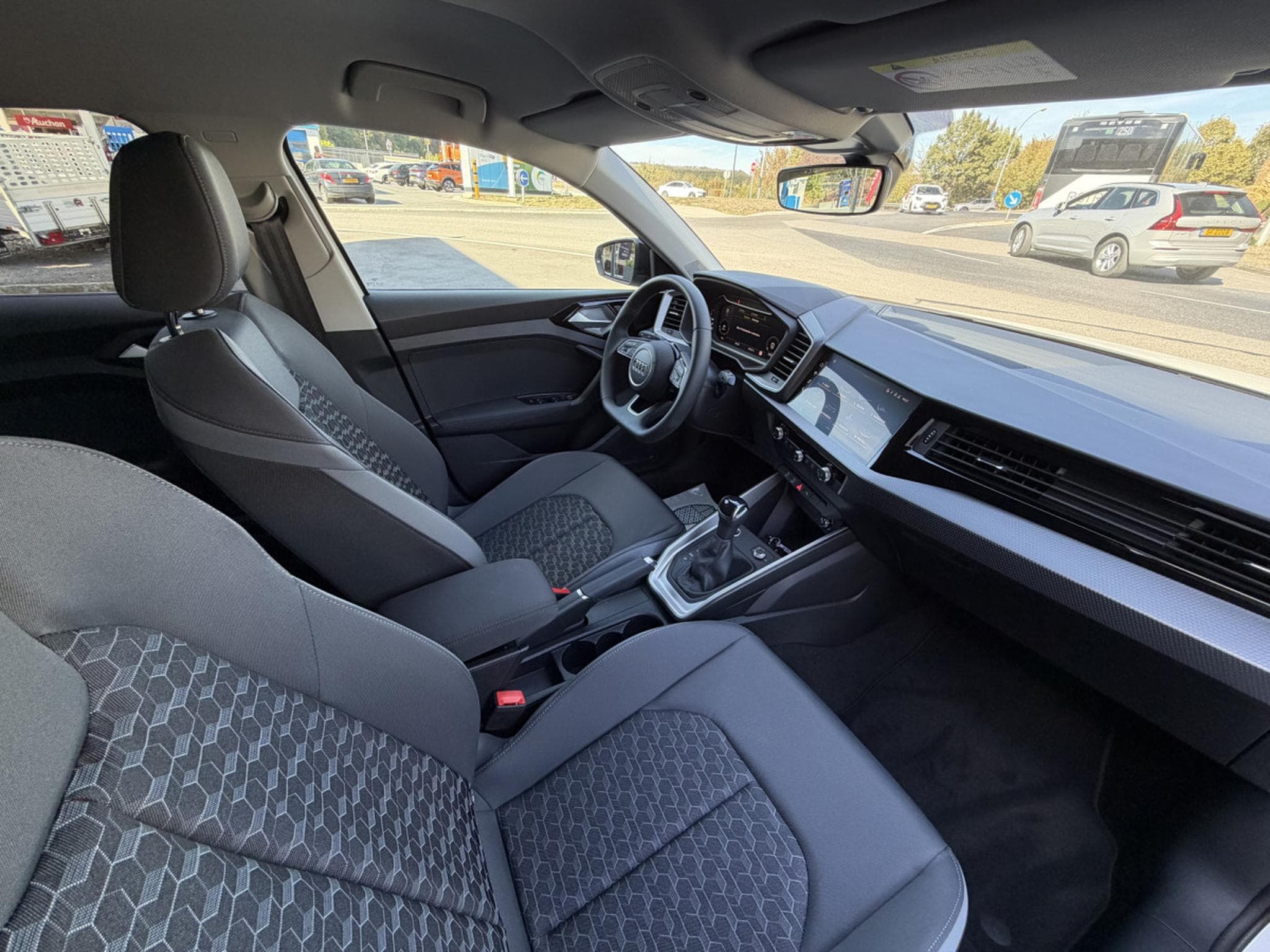 Audi A1 1.5L S line Black Edition (2026) - Photo 19