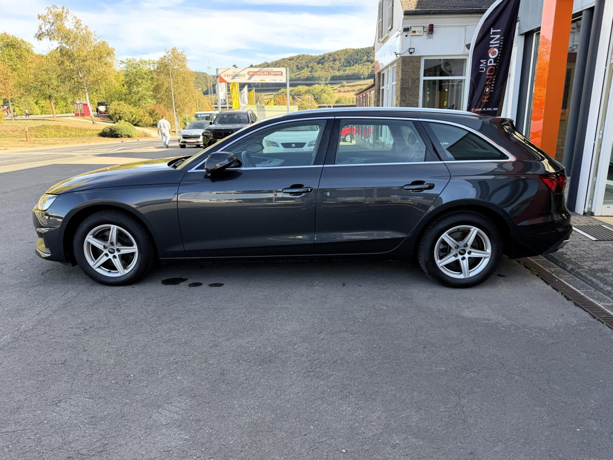 Audi A4 AVANT 2.0L TDI (2024) - Photo 8