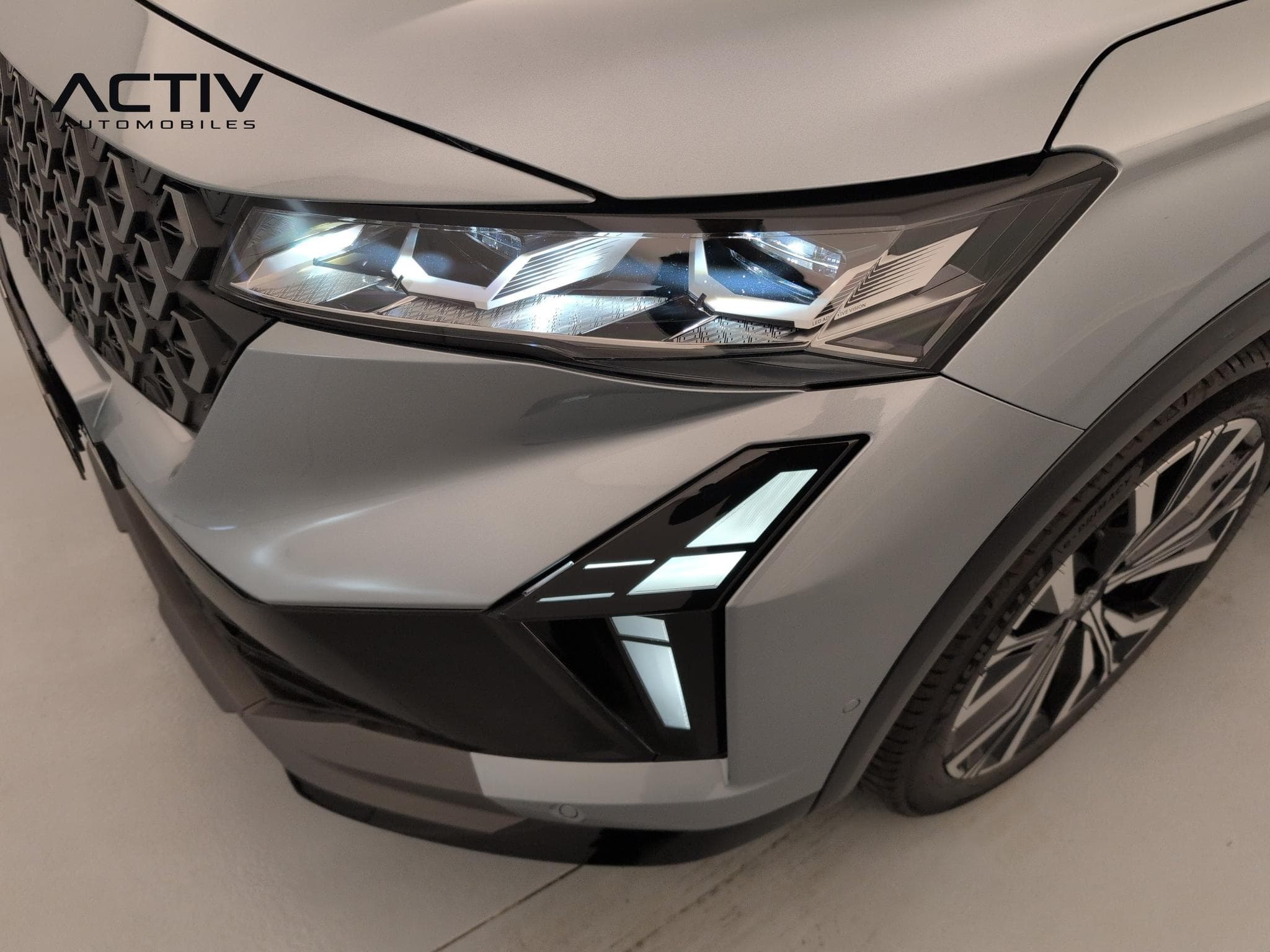 Renault Espace Espace full hybrid E-Tech 200 ch 7pl Iconic (2026) - Foto 24