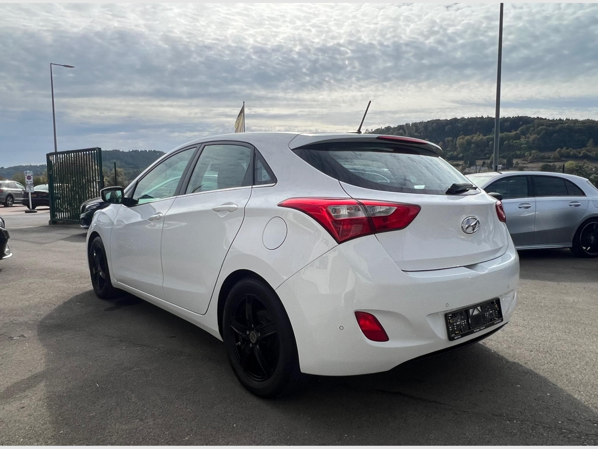 Hyundai i30 1.6 CRDi 110CV INTUITIVE (2015) - Photo 2