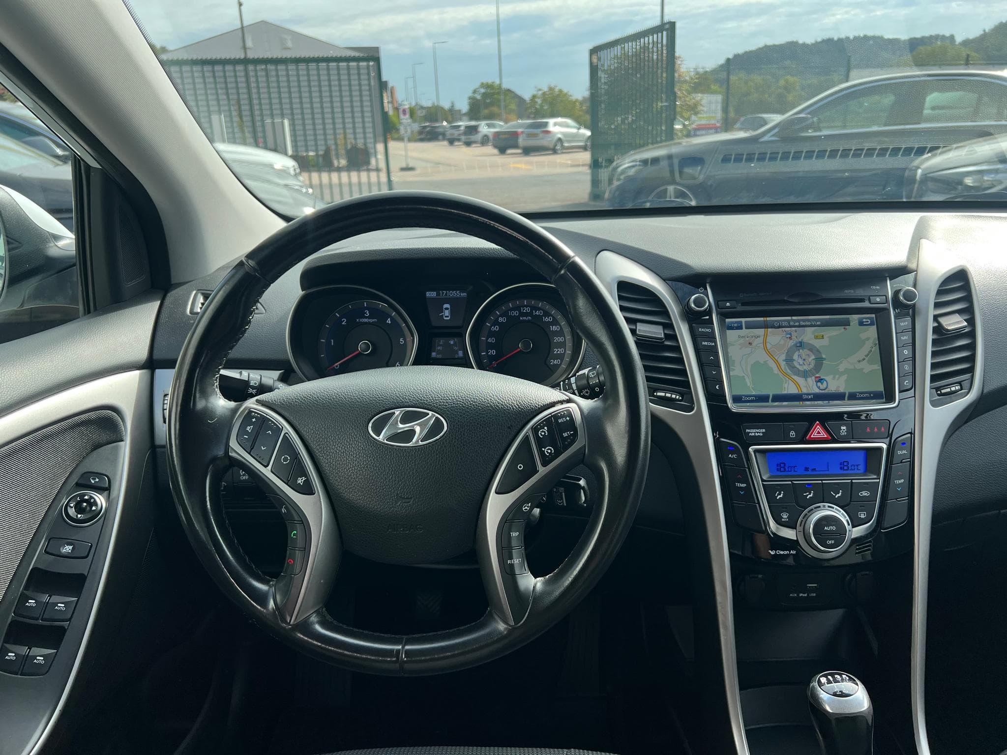 Hyundai i30 1.6 CRDi 110CV INTUITIVE (2015) - Photo 9