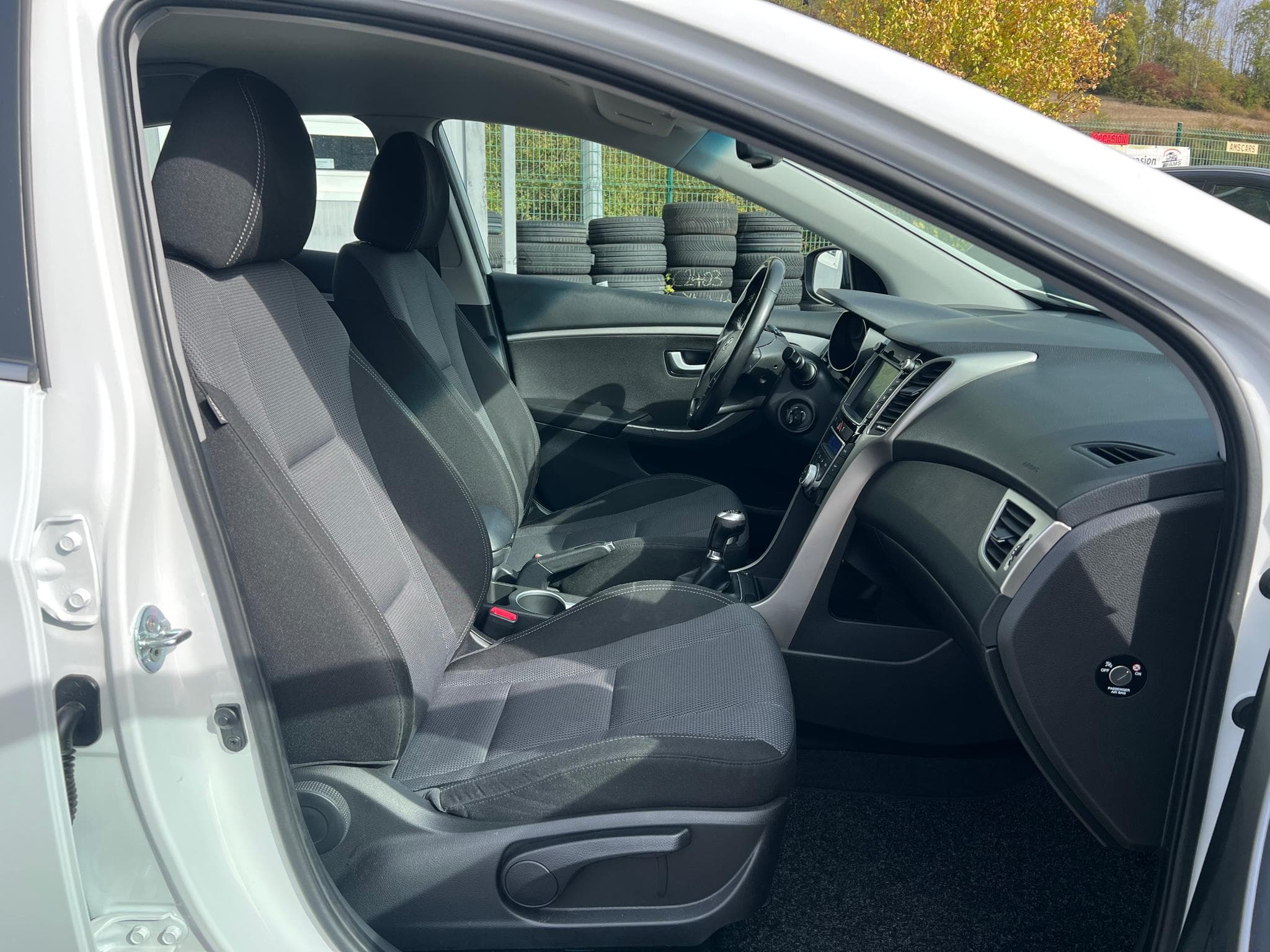 Hyundai i30 1.6 CRDi 110CV INTUITIVE (2015) - Photo 11