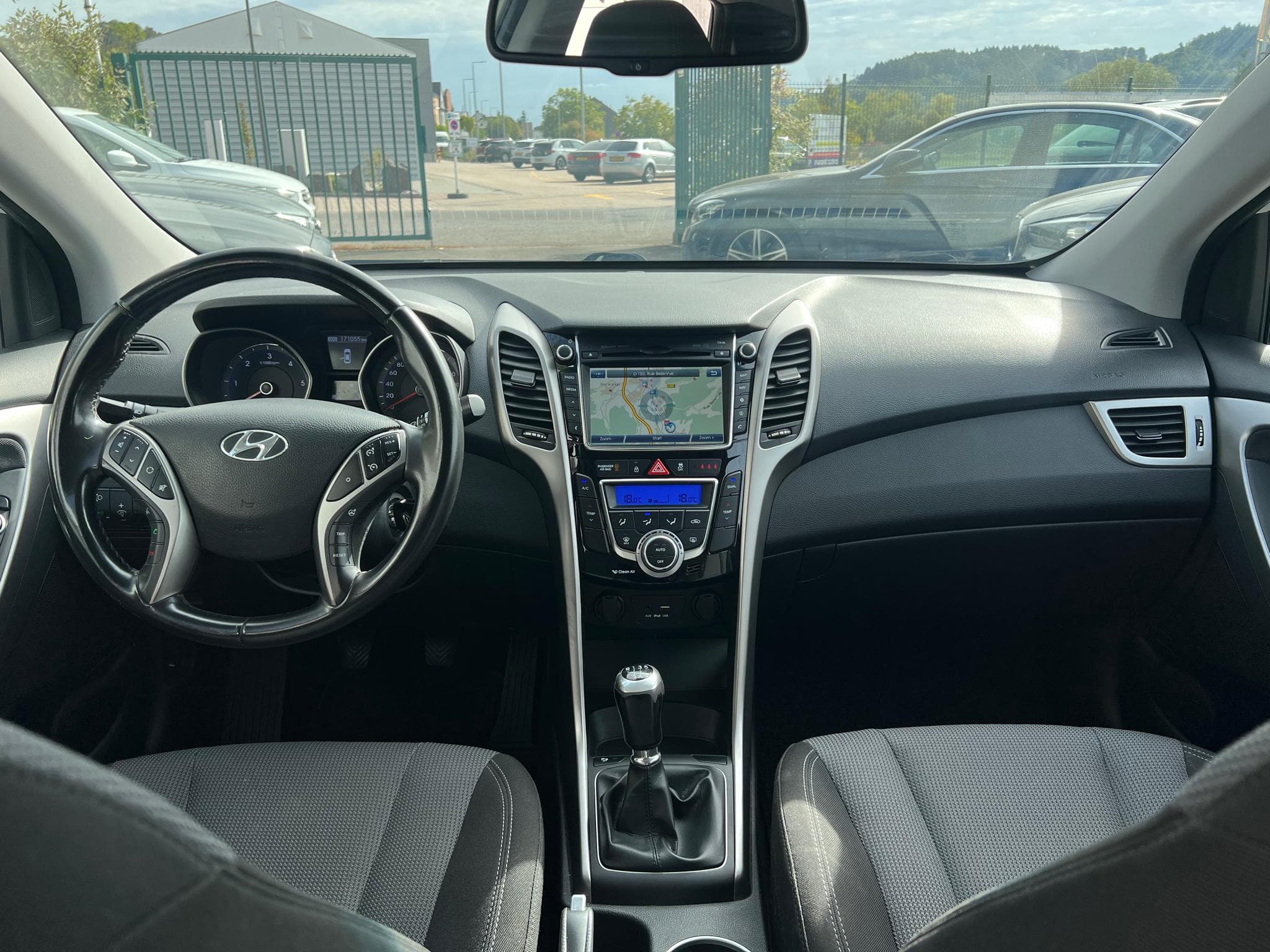 Hyundai i30 1.6 CRDi 110CV INTUITIVE (2015) - Photo 8