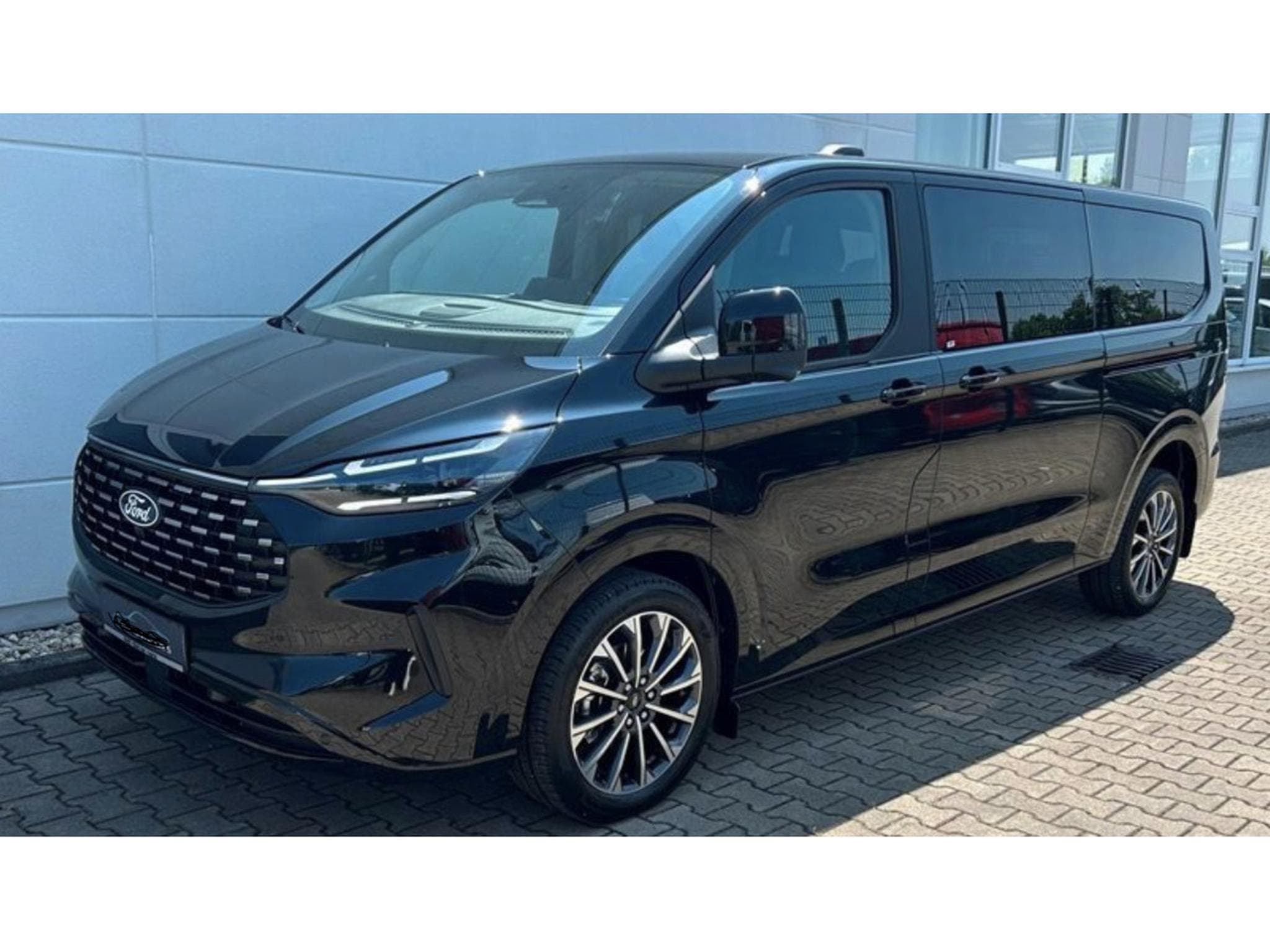Ford Tourneo Tourneo Custom Titanium X L2 PHEv 227cv (2026) - Photo 1