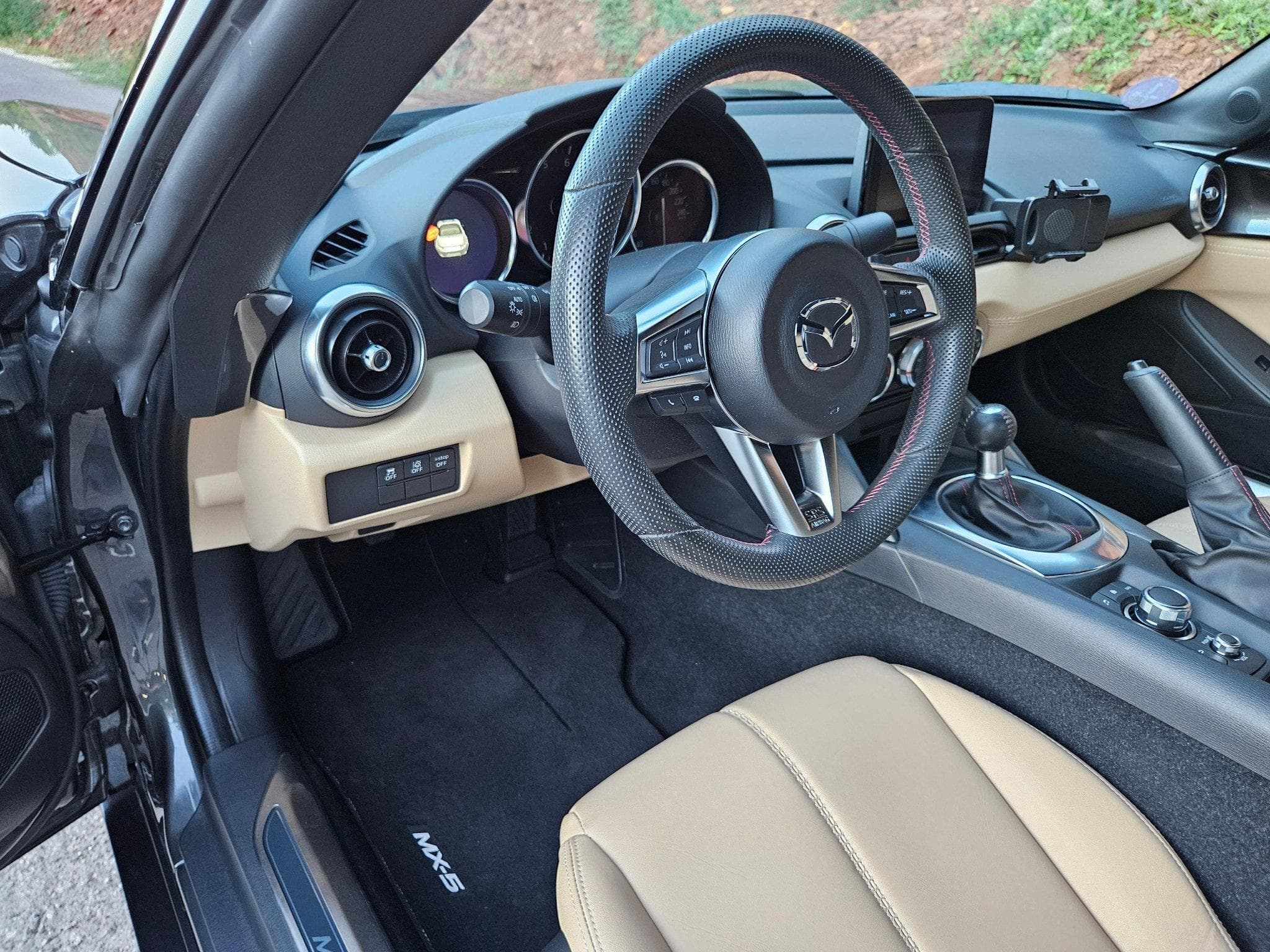 Mazda MX-5 MX-5 Roadster 2.0 Skyactive-G 6MT 184 (2019) - Photo 3
