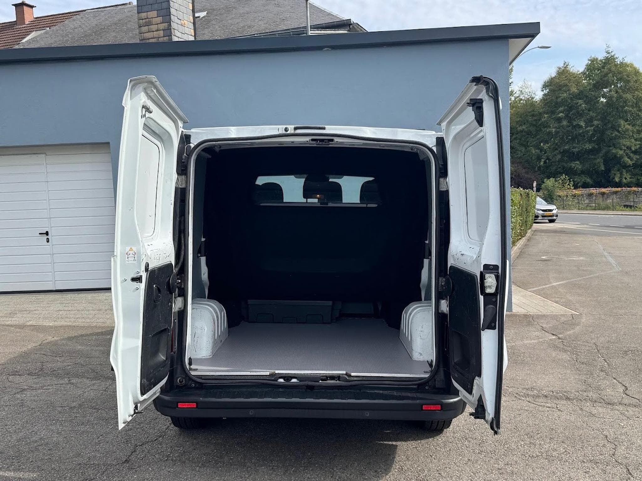 Renault Trafic 150 AUTO 6 PLACES CABINE APPROFONDIE (2022) - Foto 12