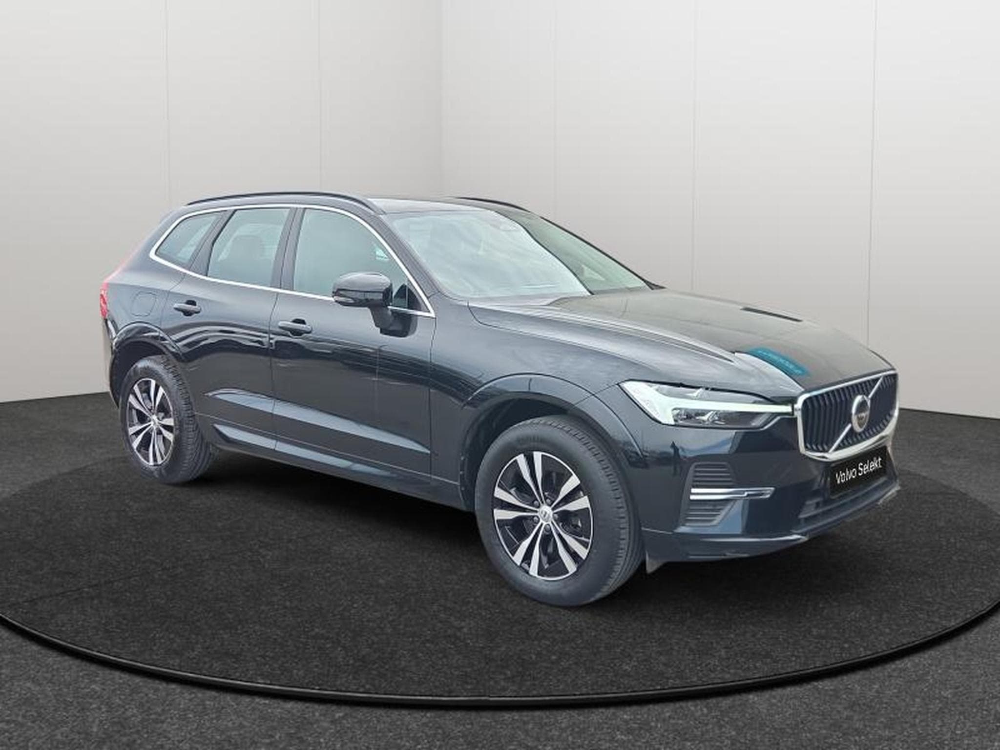 Volvo XC60 B4 AWD Core / Diesel (2022) - Photo 7
