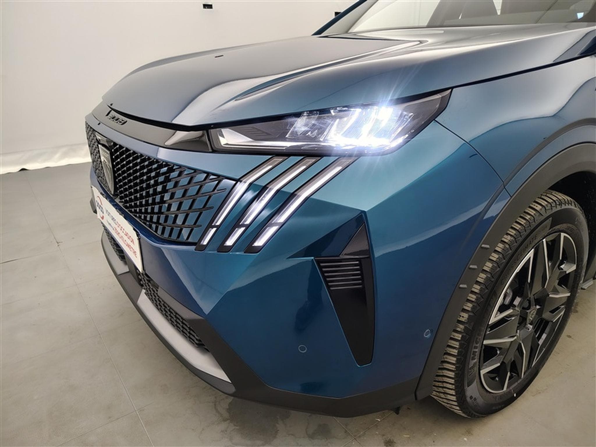 Peugeot 3008 1.2 HYBRID 136cv e-DSC6 Allure Pack NAVI / FULL LED / CAMERA (2026) - Photo 15
