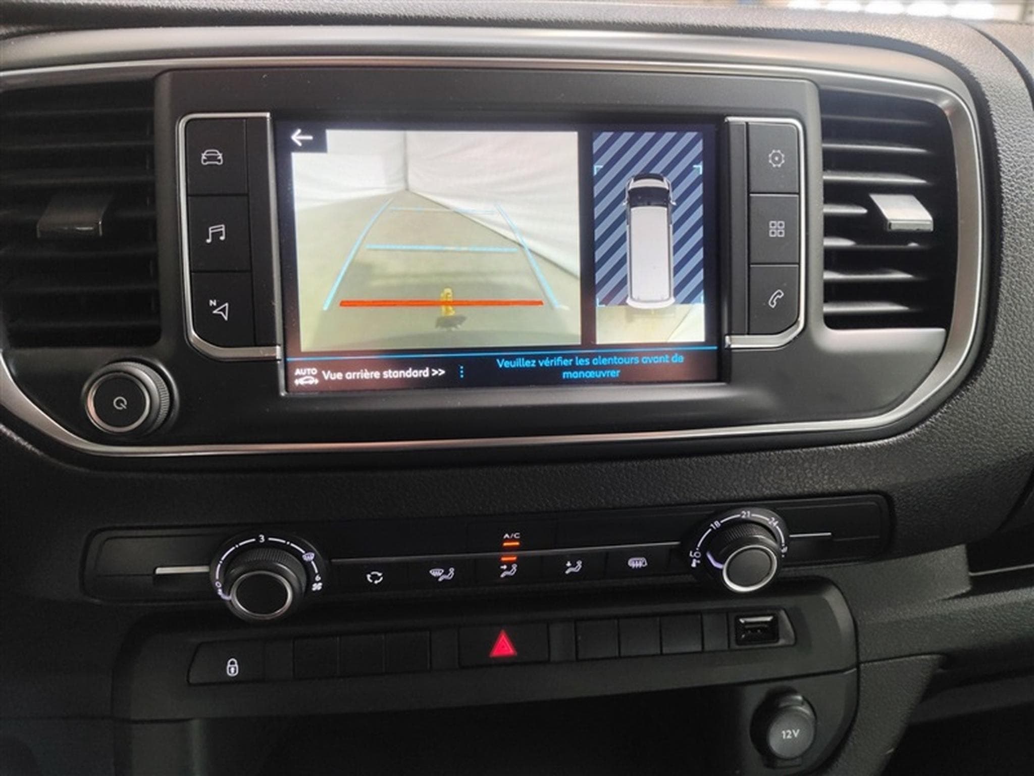Peugeot Expert 2.0 BlueHDi 180 EAT8 L3 DBLE CAB 6PL. NAVI / CLIM / TEL (2023) - Photo 17