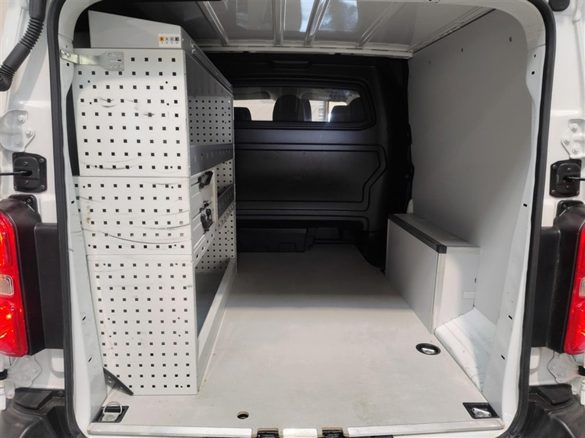 Peugeot Expert 2.0 BlueHDi 180 EAT8 L3 DBLE CAB 6PL. NAVI / CLIM / TEL (2023) - Photo 15