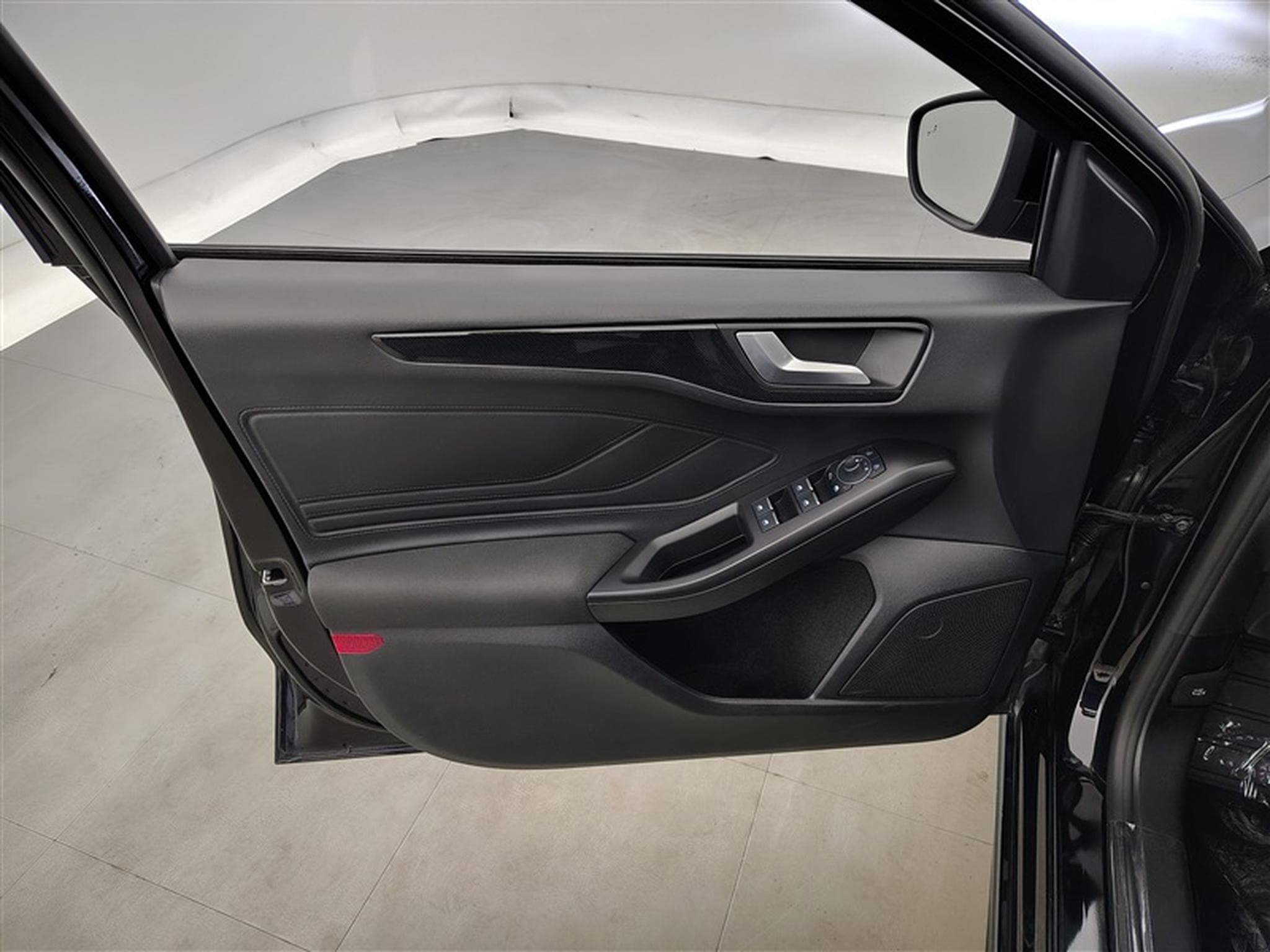 Ford Focus 1.0 EcoBoost 125Cv ST-Line NAVI / FULL LED / CARPLAY (2024) - Photo 17