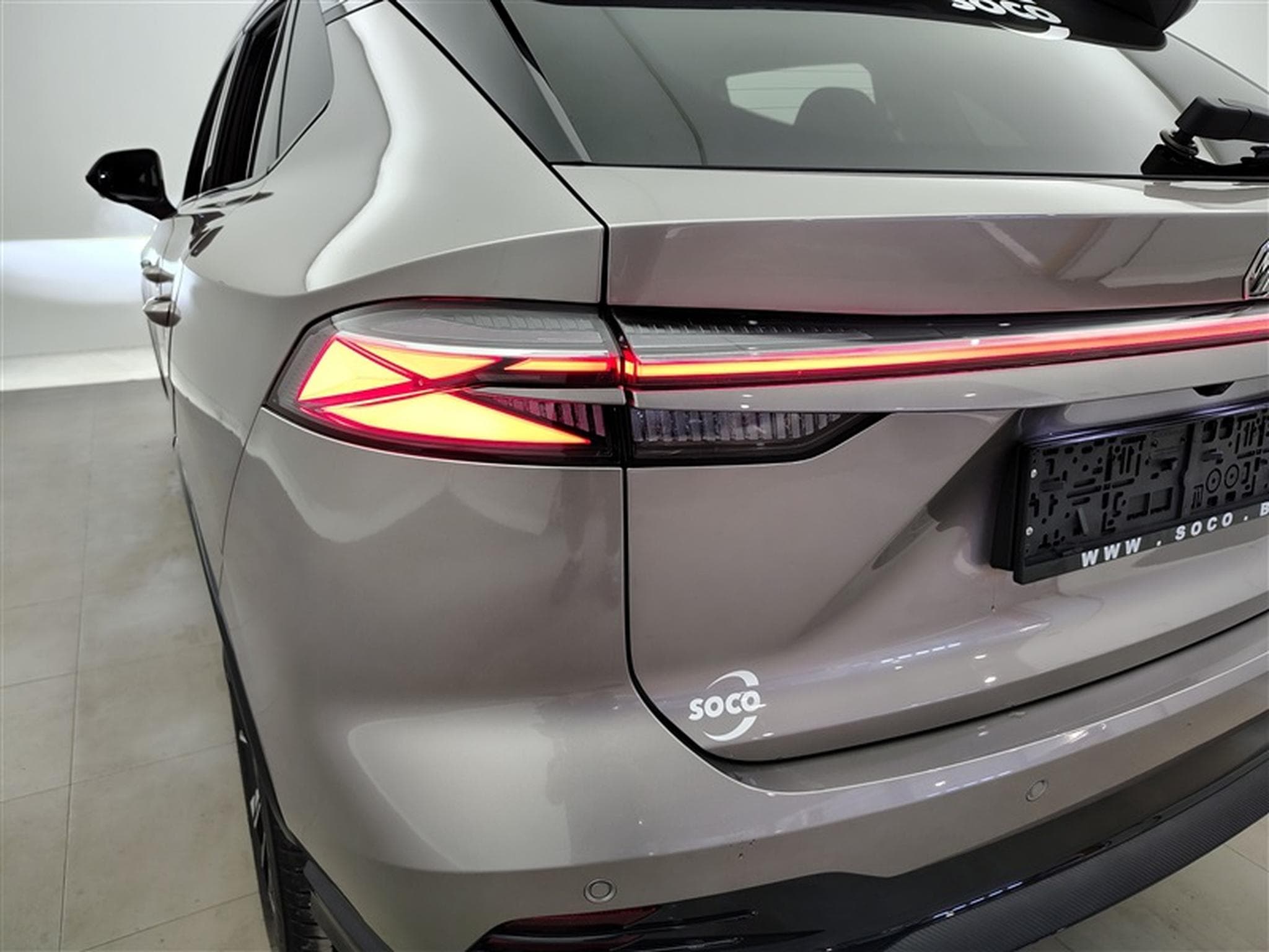MG HS 1.5 Hybrid+ Luxury NAVI / FULL LED / CUIR / CAMERA 360° (2026) - Photo 16