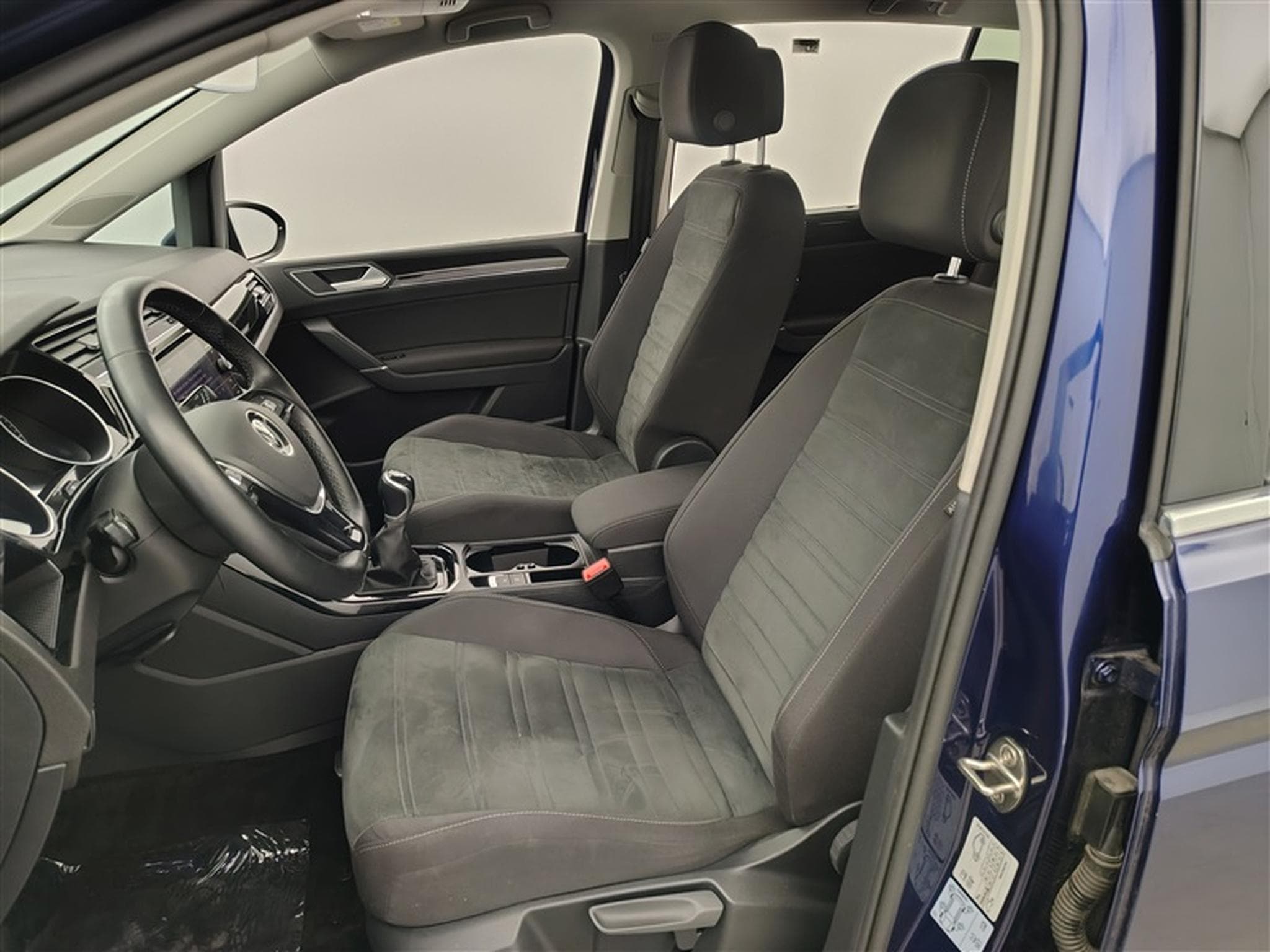 VW Touran 2.0 TDi SCR Highline 7PL/ALCANTARA/NAVI/JA/PDC (2021) - Photo 7