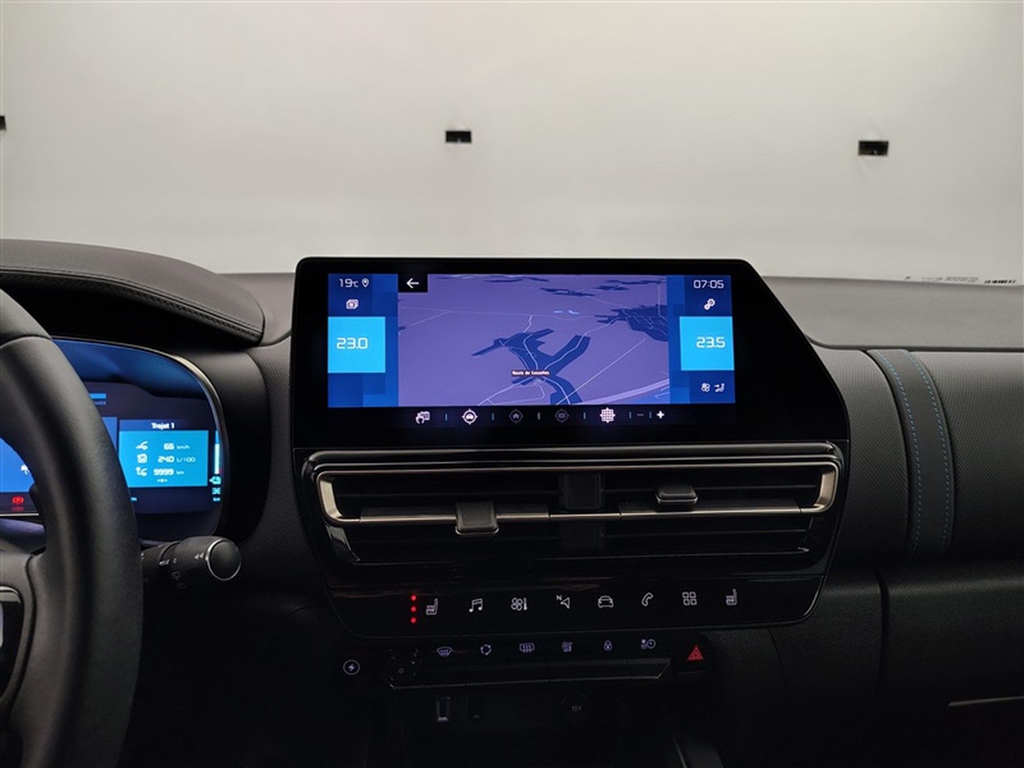 Citroen C5 Aircross PHEV 1.6 Shine NAVI / CUIR / FULL LED (2023) - Photo 11