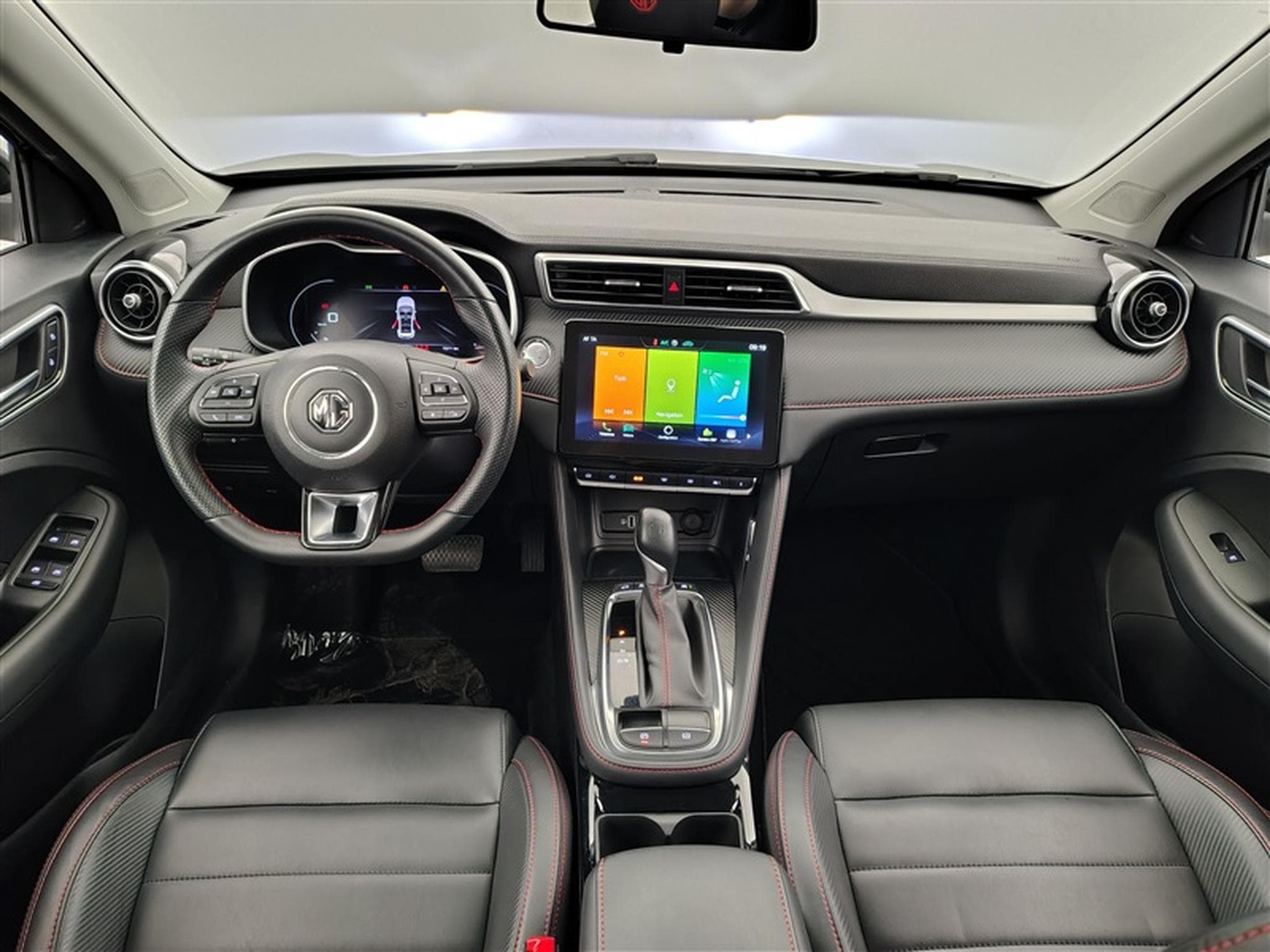 MG ZS 1.0 T-GDi Luxury AT (2023) - Photo 8