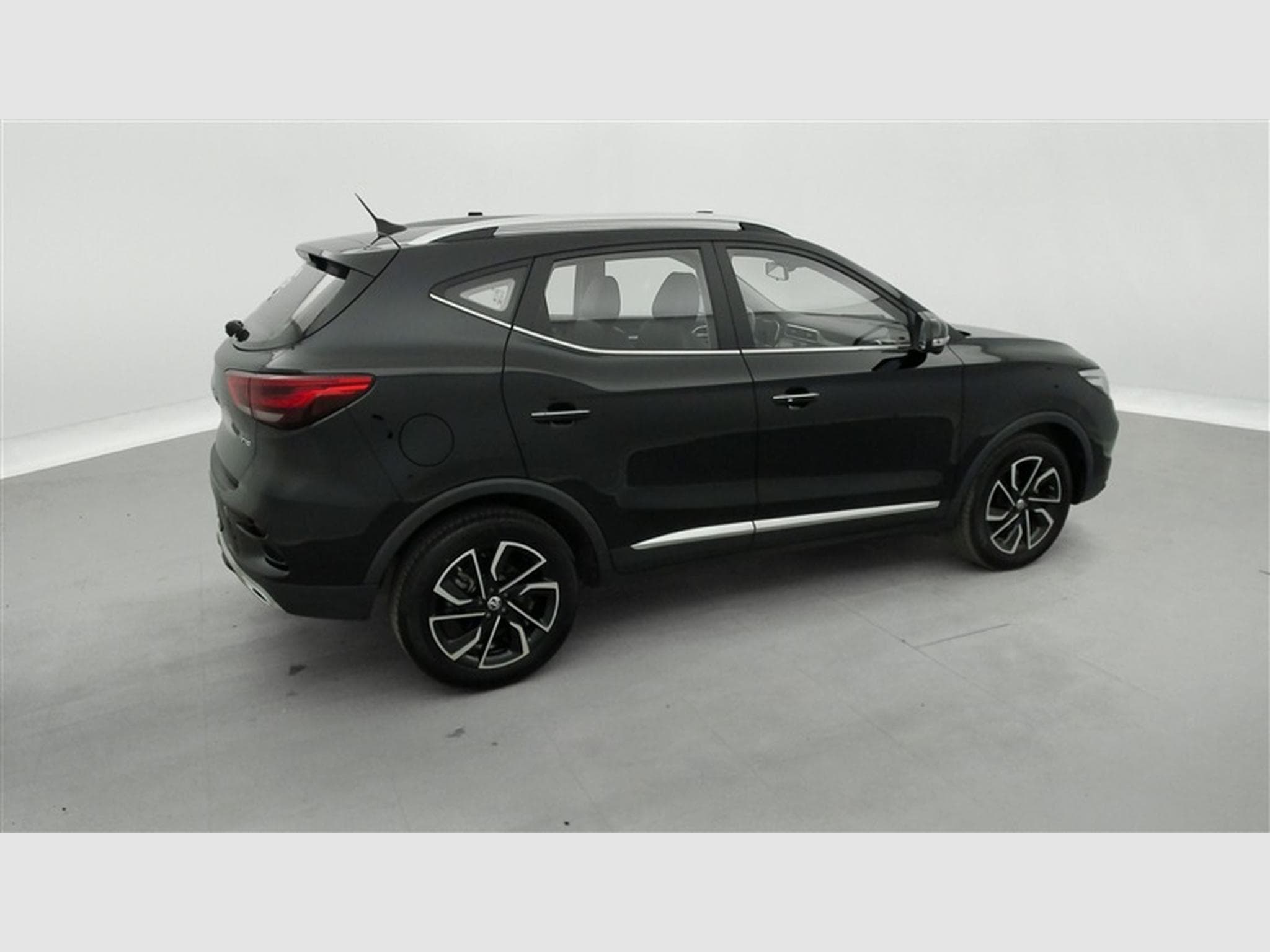 MG ZS 1.0 T-GDi Luxury AT (2023) - Photo 25