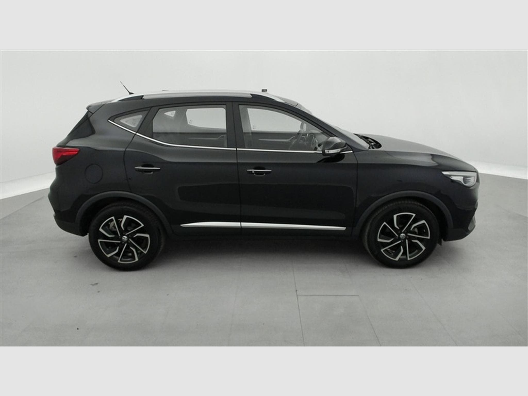 MG ZS 1.0 T-GDi Luxury AT (2023) - Photo 24