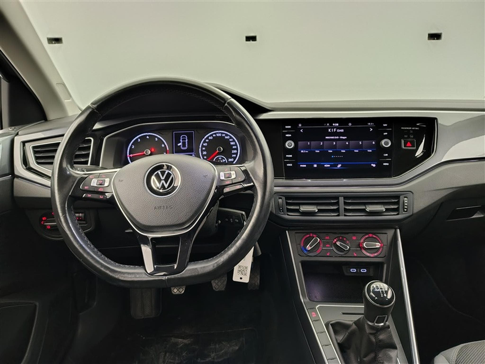 VW Polo 1.0 TSi Comfortine (2020) - Photo 9