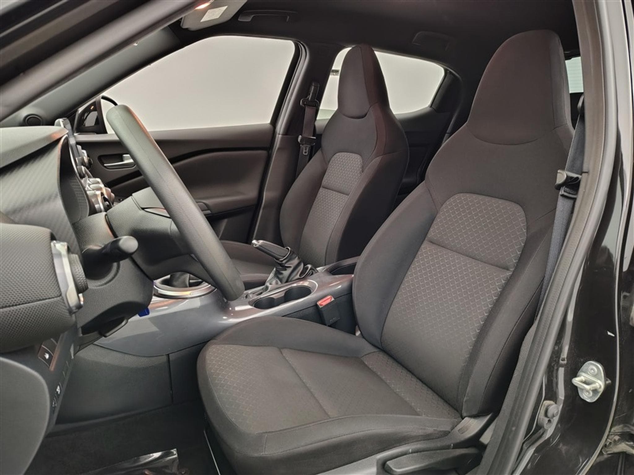 Nissan Juke 1.0 DIG-T 2WD Business Edition (2020) - Photo 7