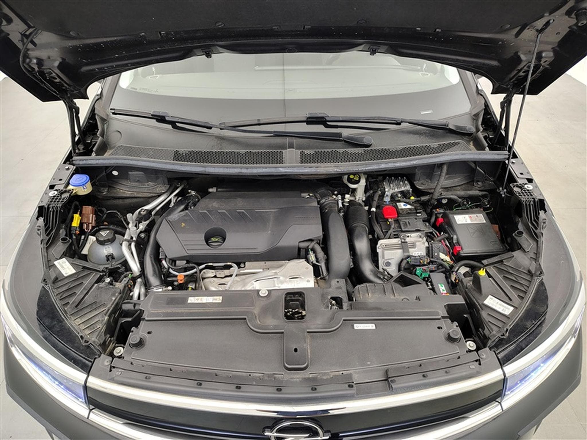 Opel Grandland PHEV 1.6 Turbo NAVI / FULL LED / CLIM (2022) - Photo 20
